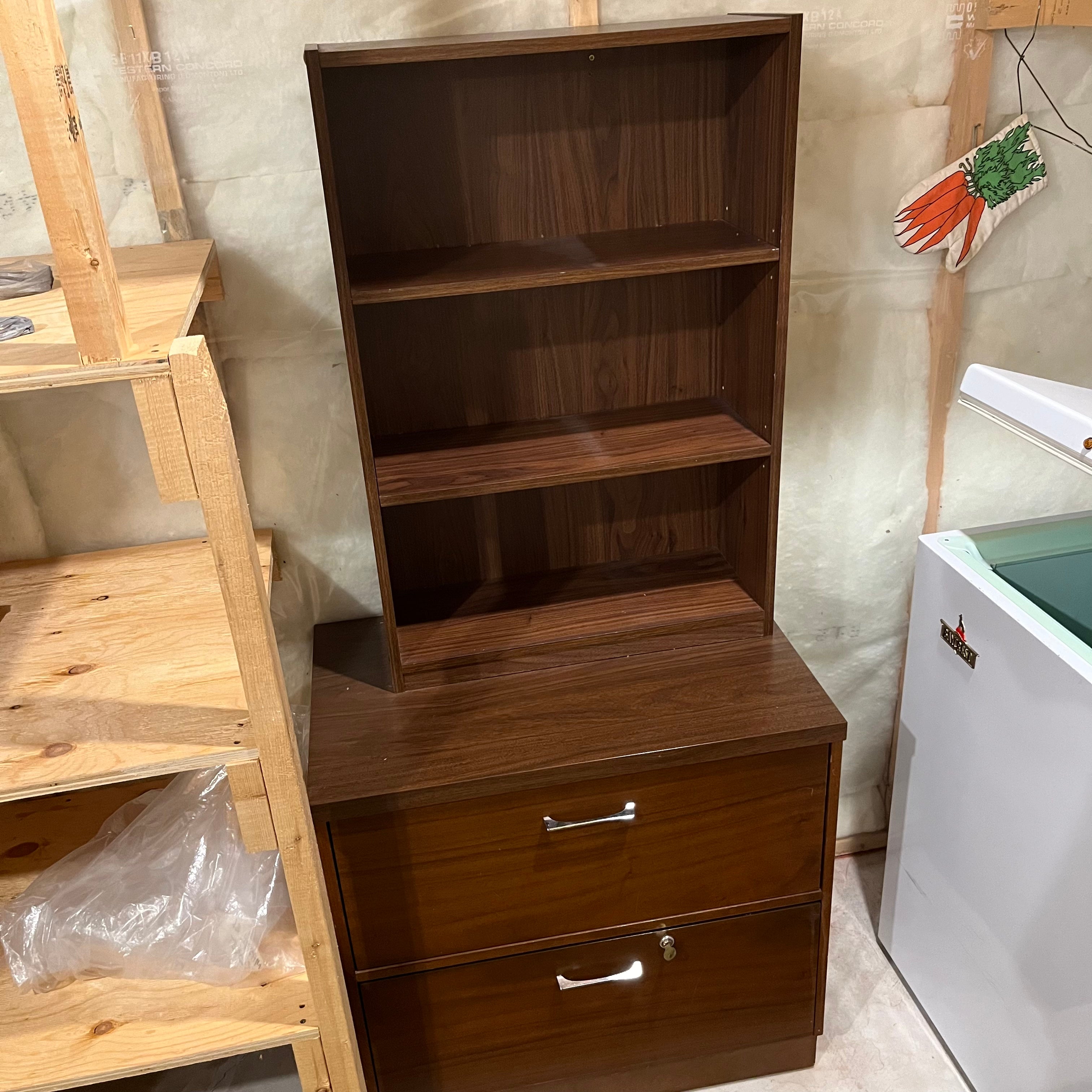E542 Vintage file cabinet with upper shelf