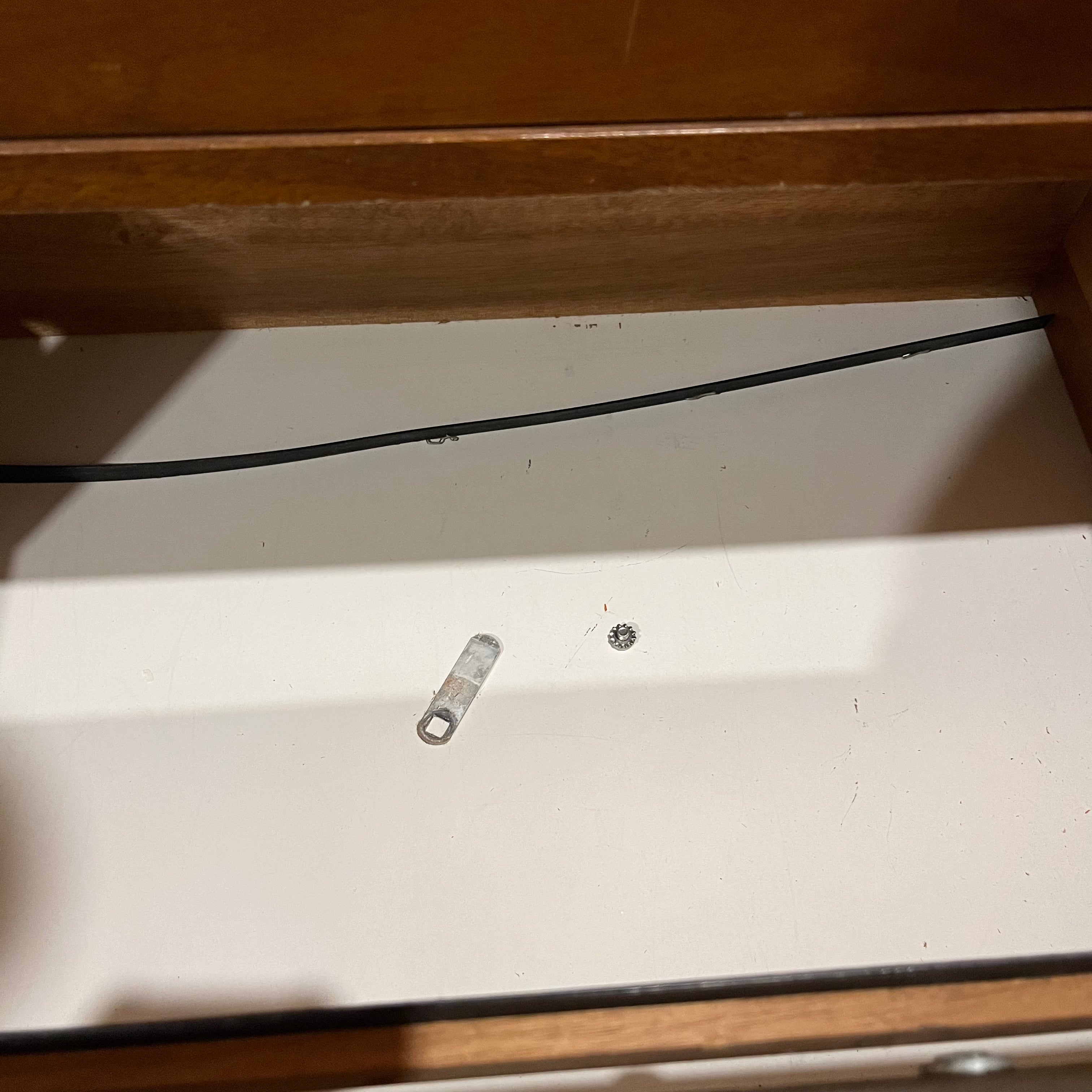 E542 Vintage file cabinet with upper shelf