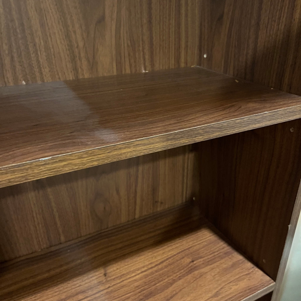 E542 Vintage file cabinet with upper shelf