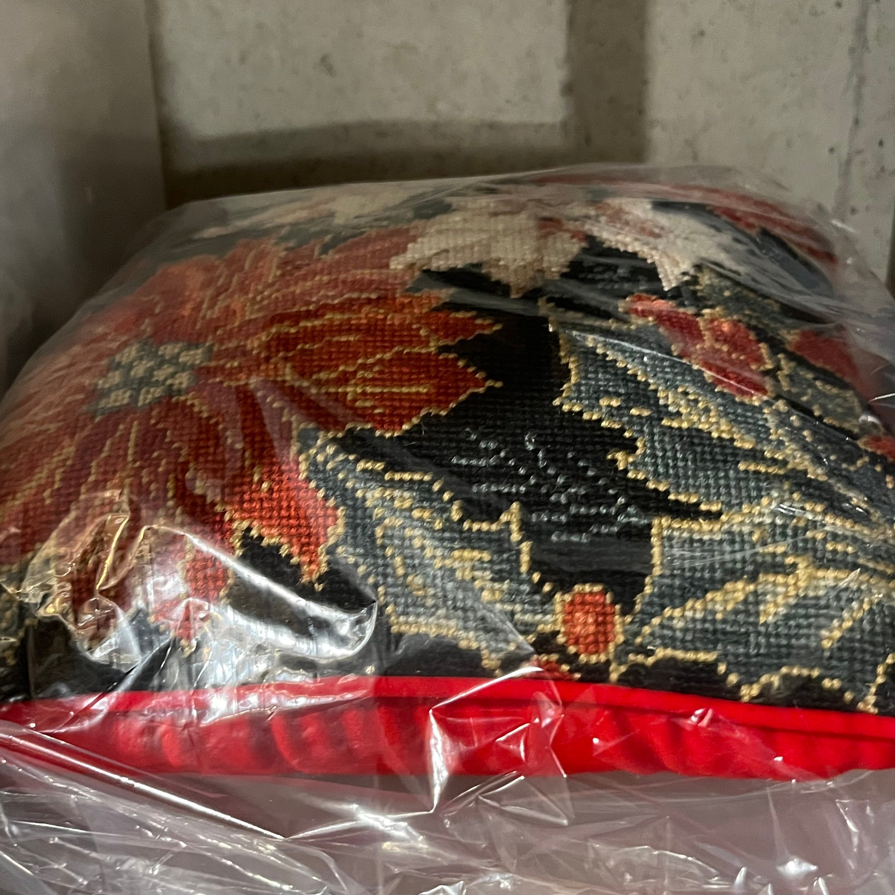 E550 Christmas grouping (cushion covers and more)