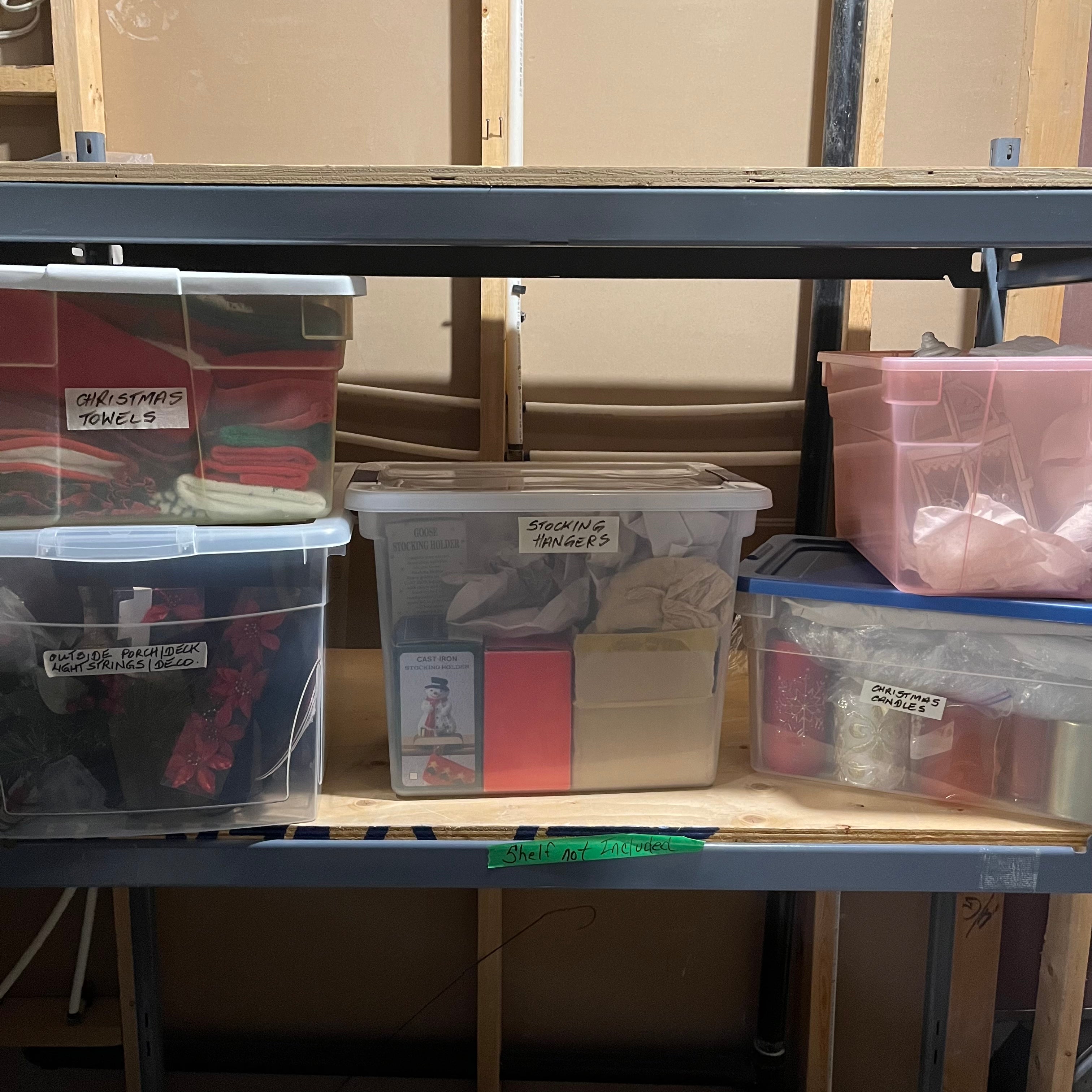 E554 Christmas grouping (stocking hangers and more)