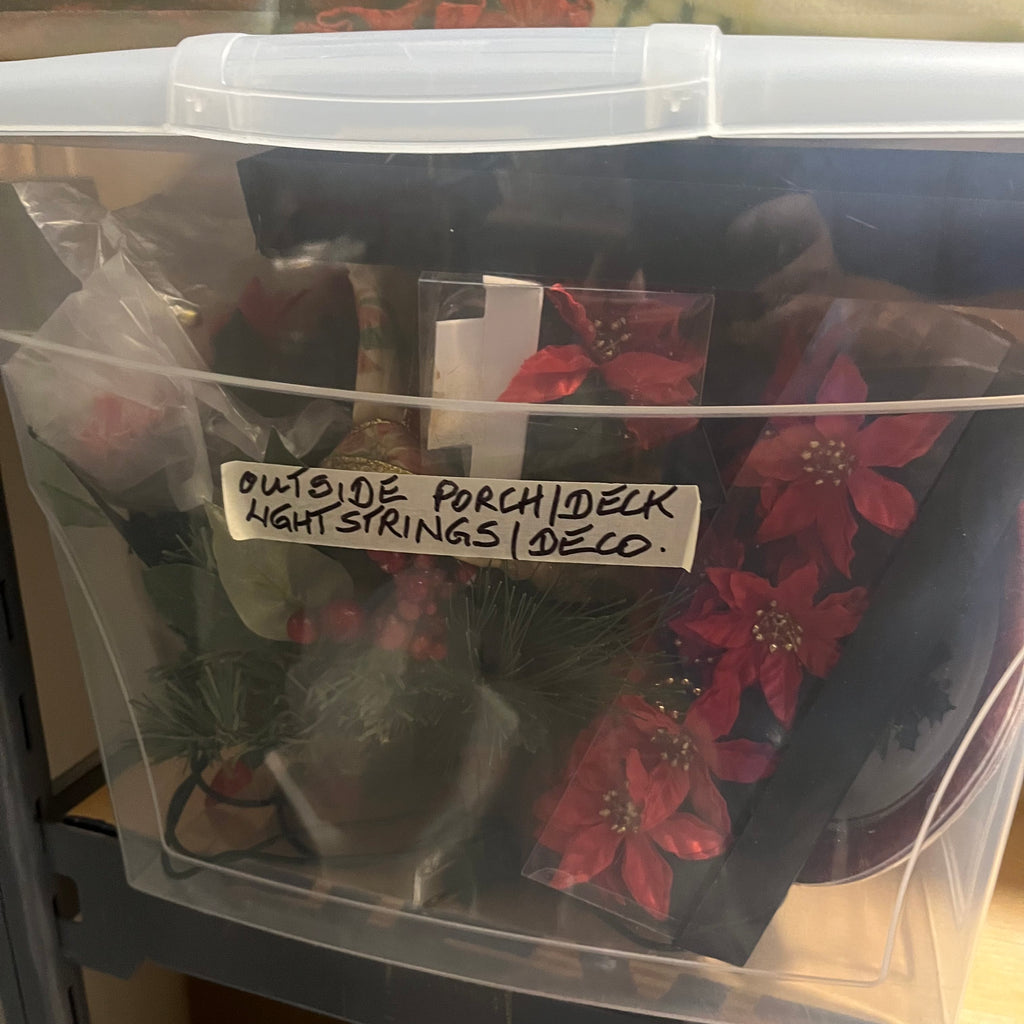 E554 Christmas grouping (stocking hangers and more)
