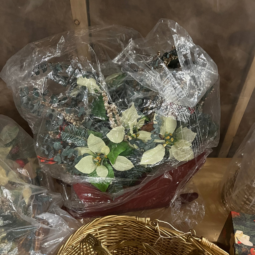 E555 Christmas grouping (faux flowers and more)