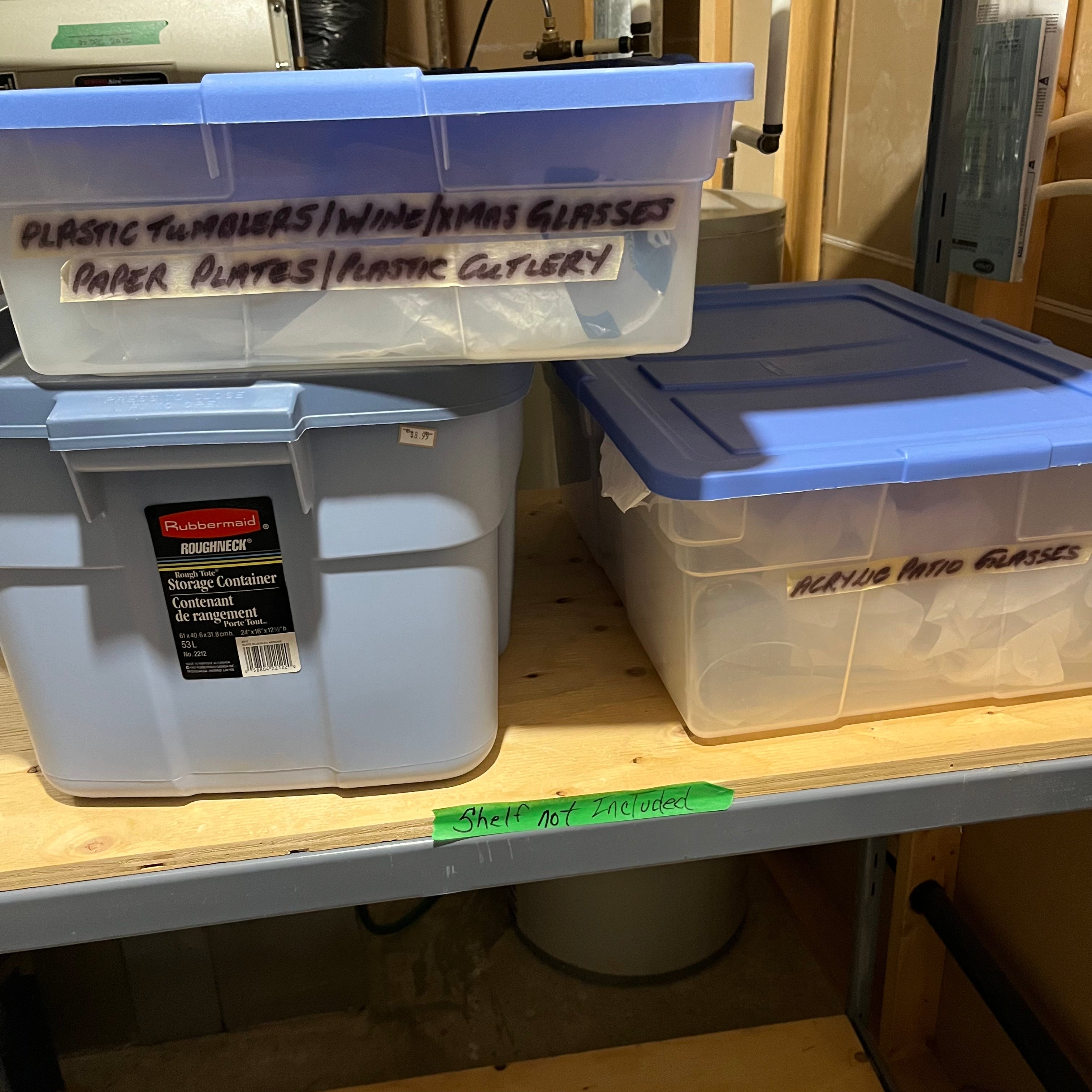 E558 Picnic supplies grouping