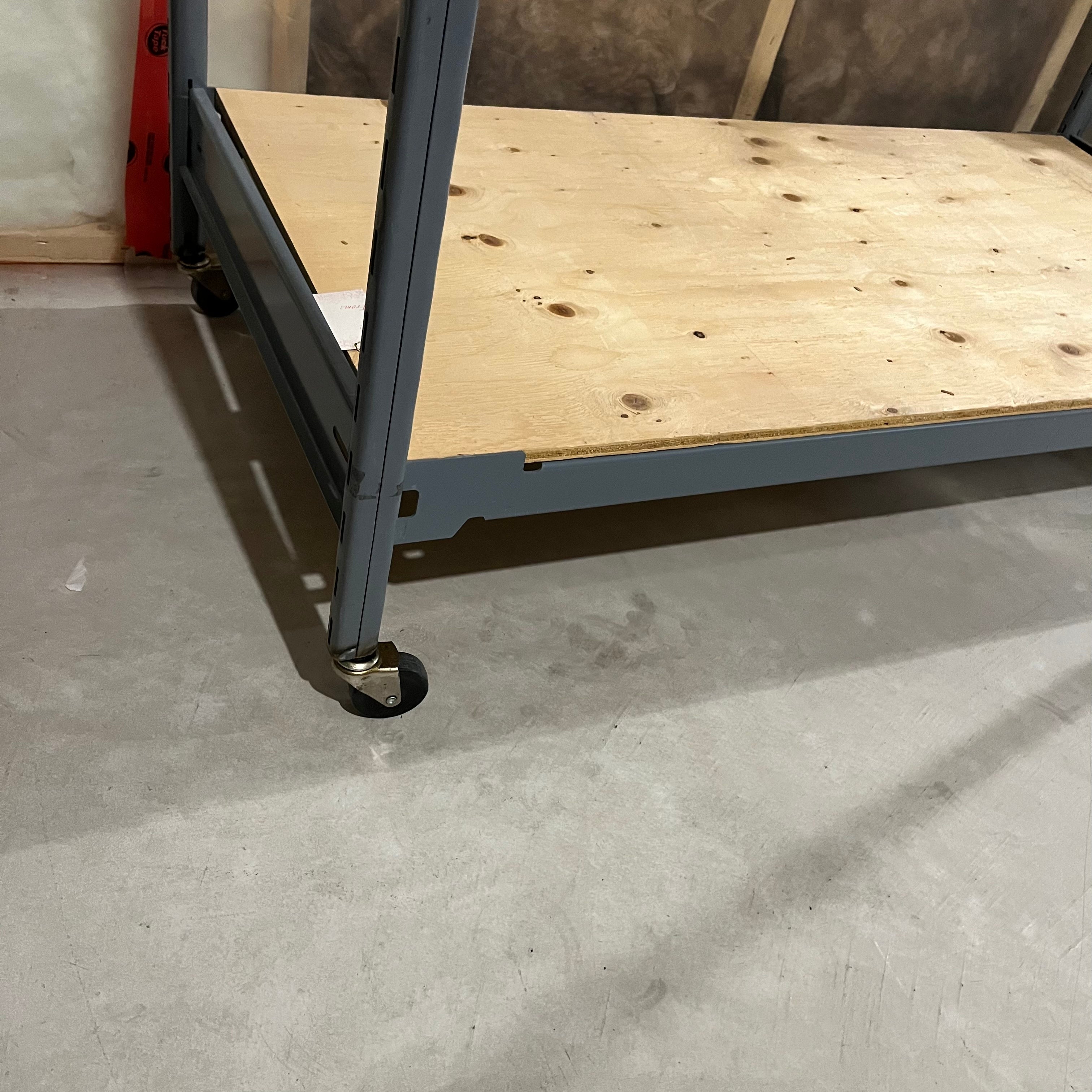 E560 Single large metal shelving unit