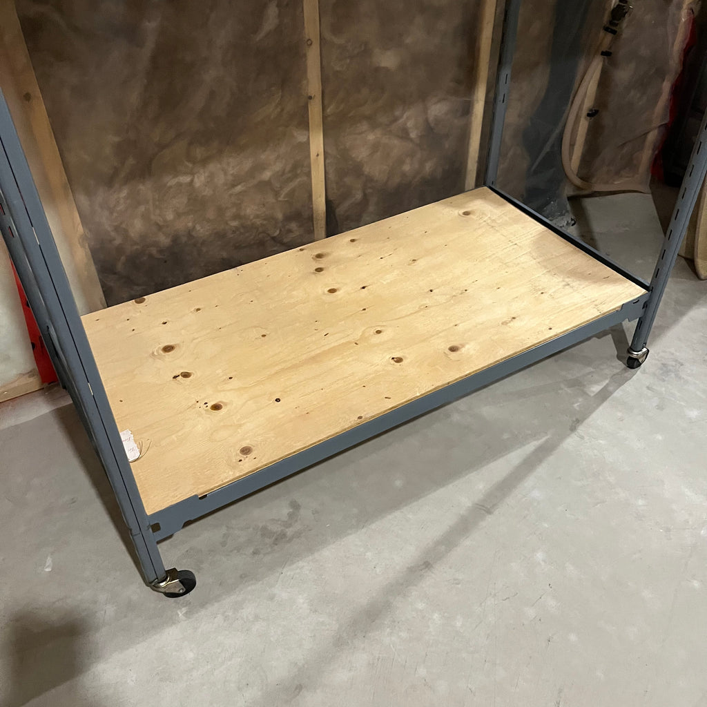 E560 Single large metal shelving unit