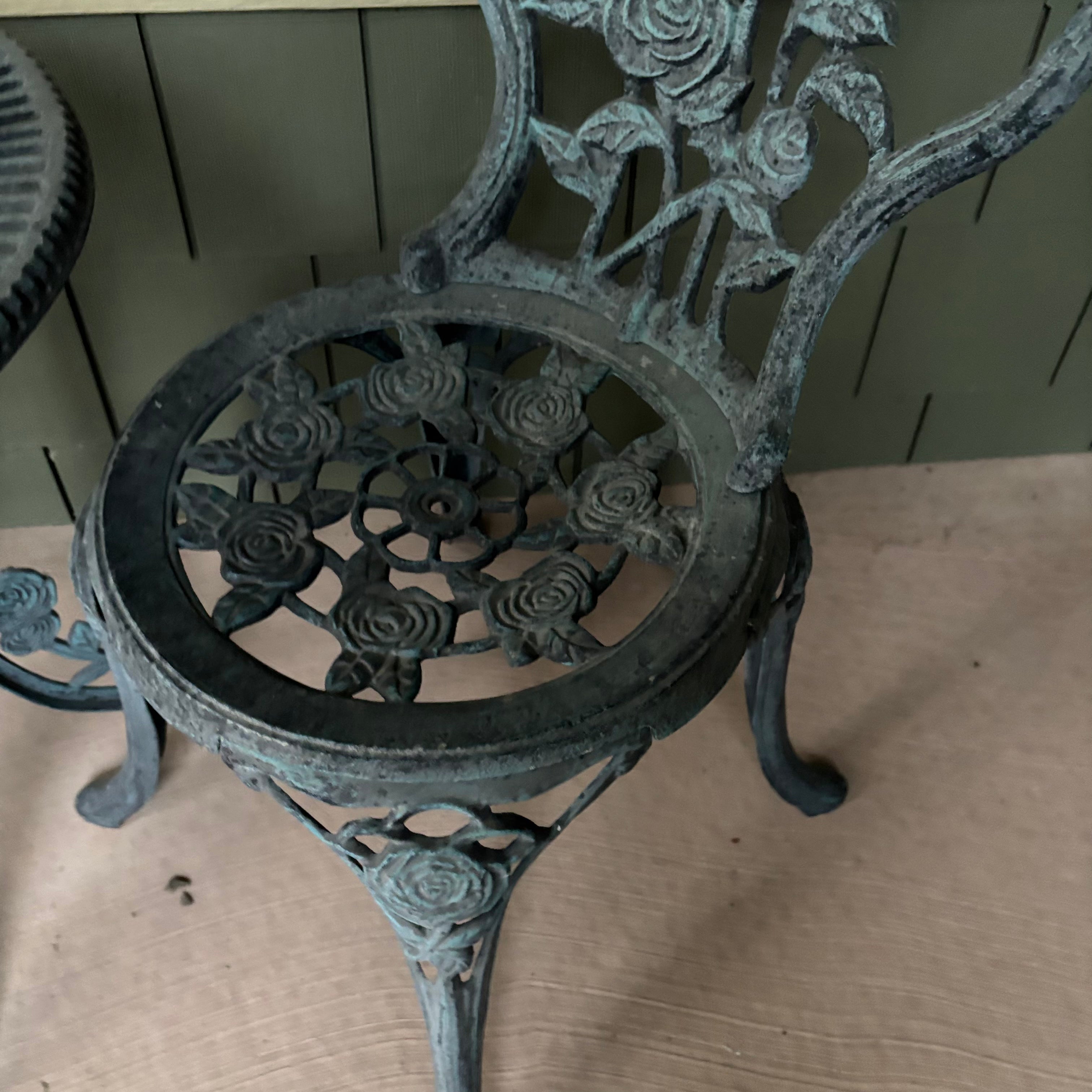 F806 Rose patterned bistro set (table and two chairs) ***aluminum cast