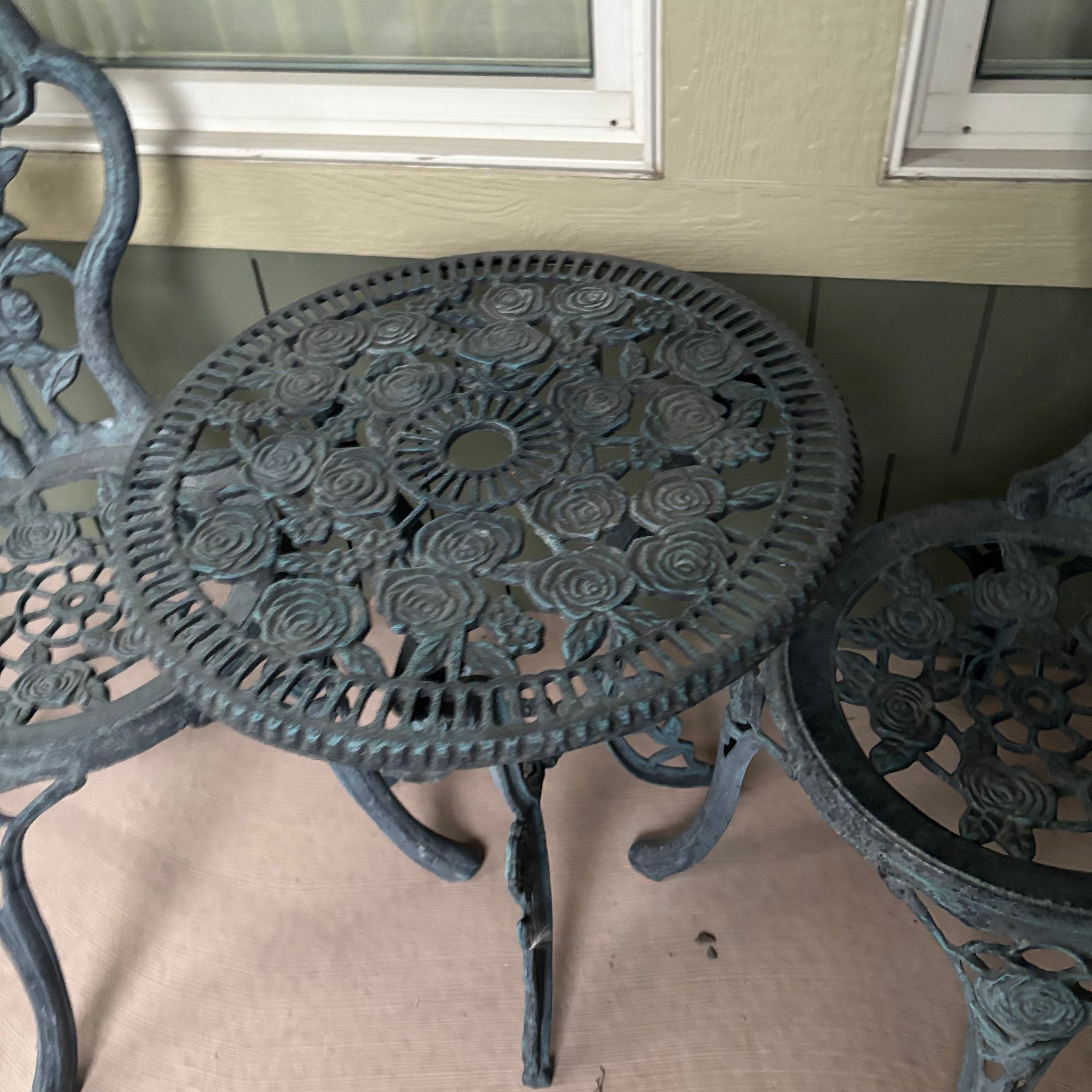 F806 Rose patterned bistro set (table and two chairs) ***aluminum cast