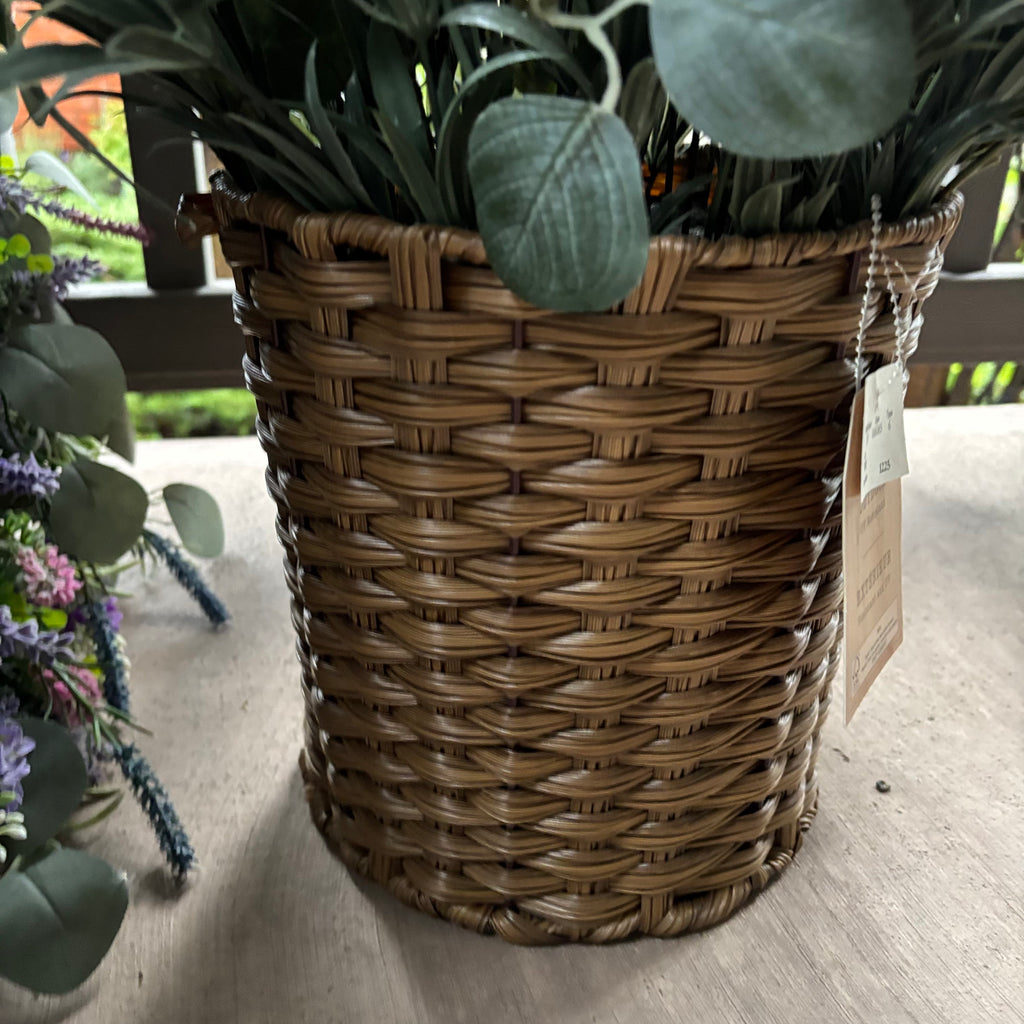 F807 Faux Flower and wreath grouping