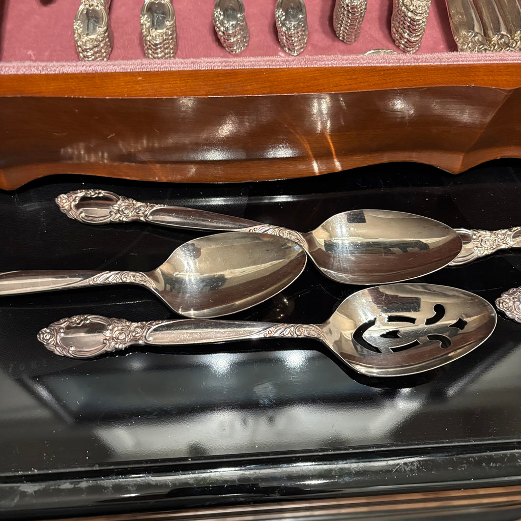 F819 Vintage Oneida Country Lane flatware grouping