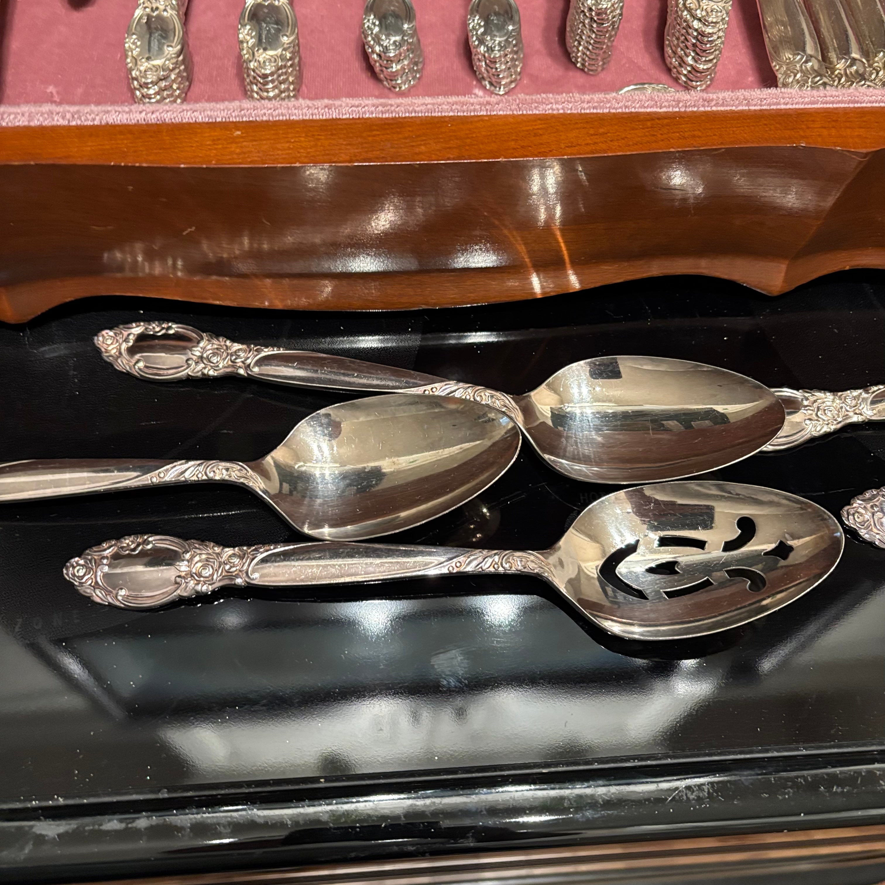 F819 Vintage Oneida Country Lane flatware grouping