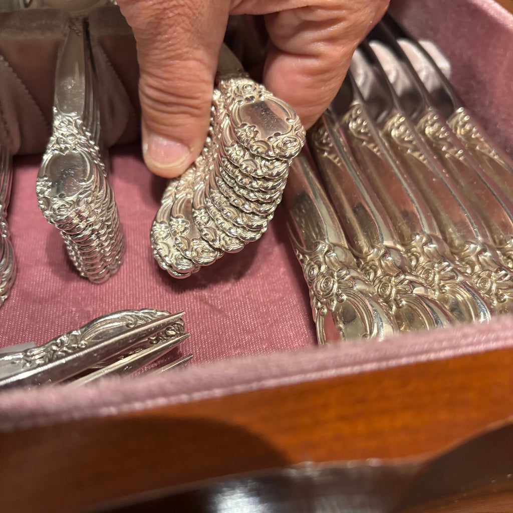 F819 Vintage Oneida Country Lane flatware grouping
