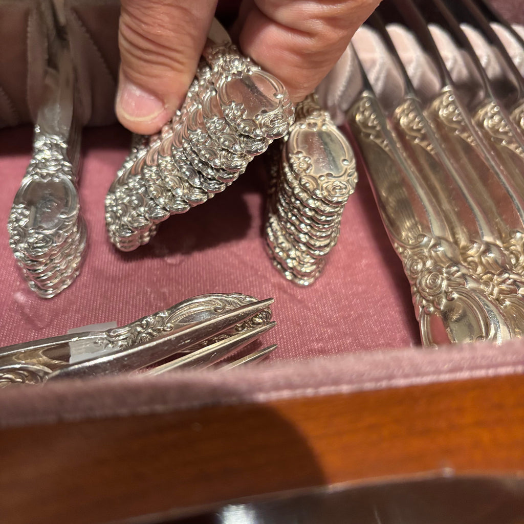 F819 Vintage Oneida Country Lane flatware grouping