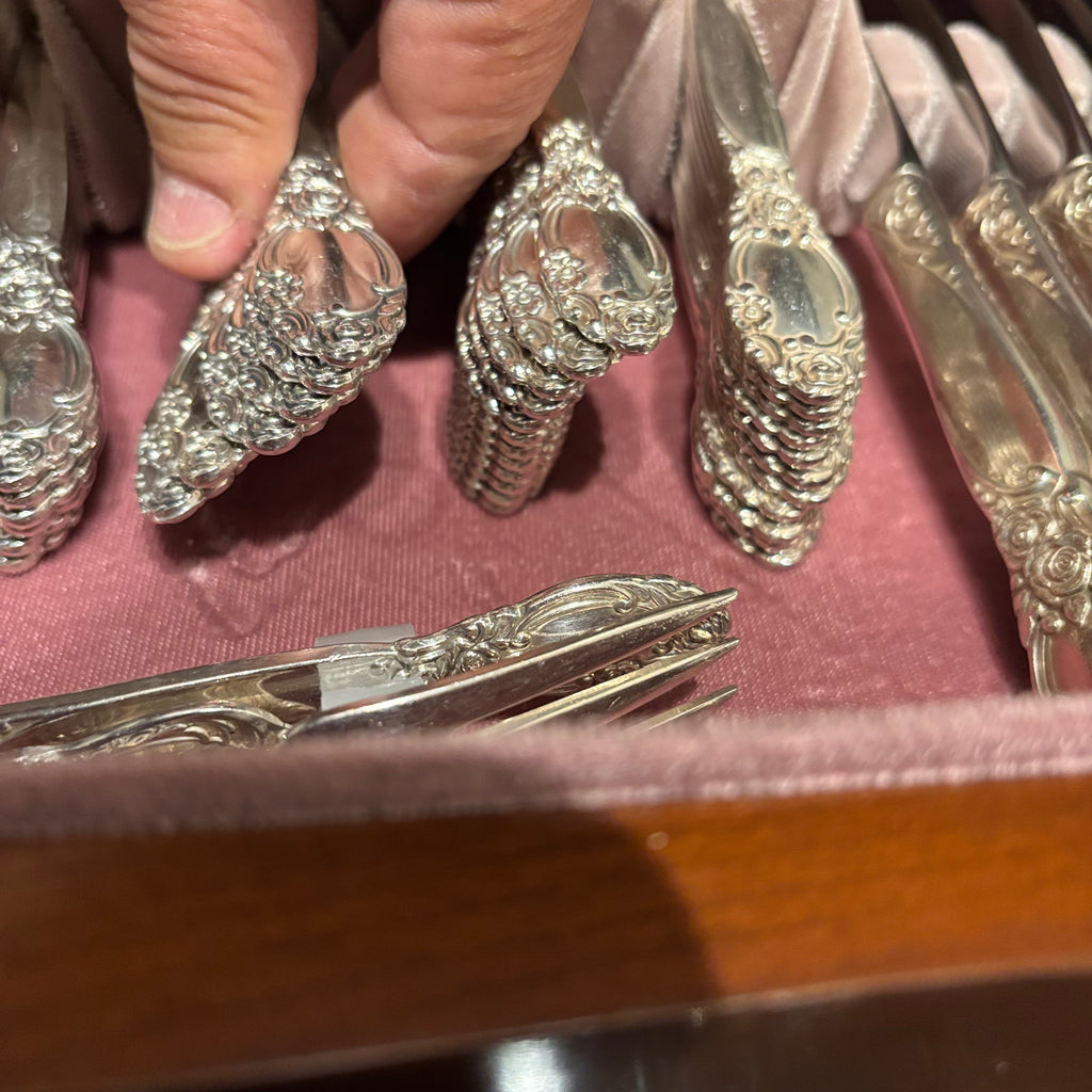 F819 Vintage Oneida Country Lane flatware grouping