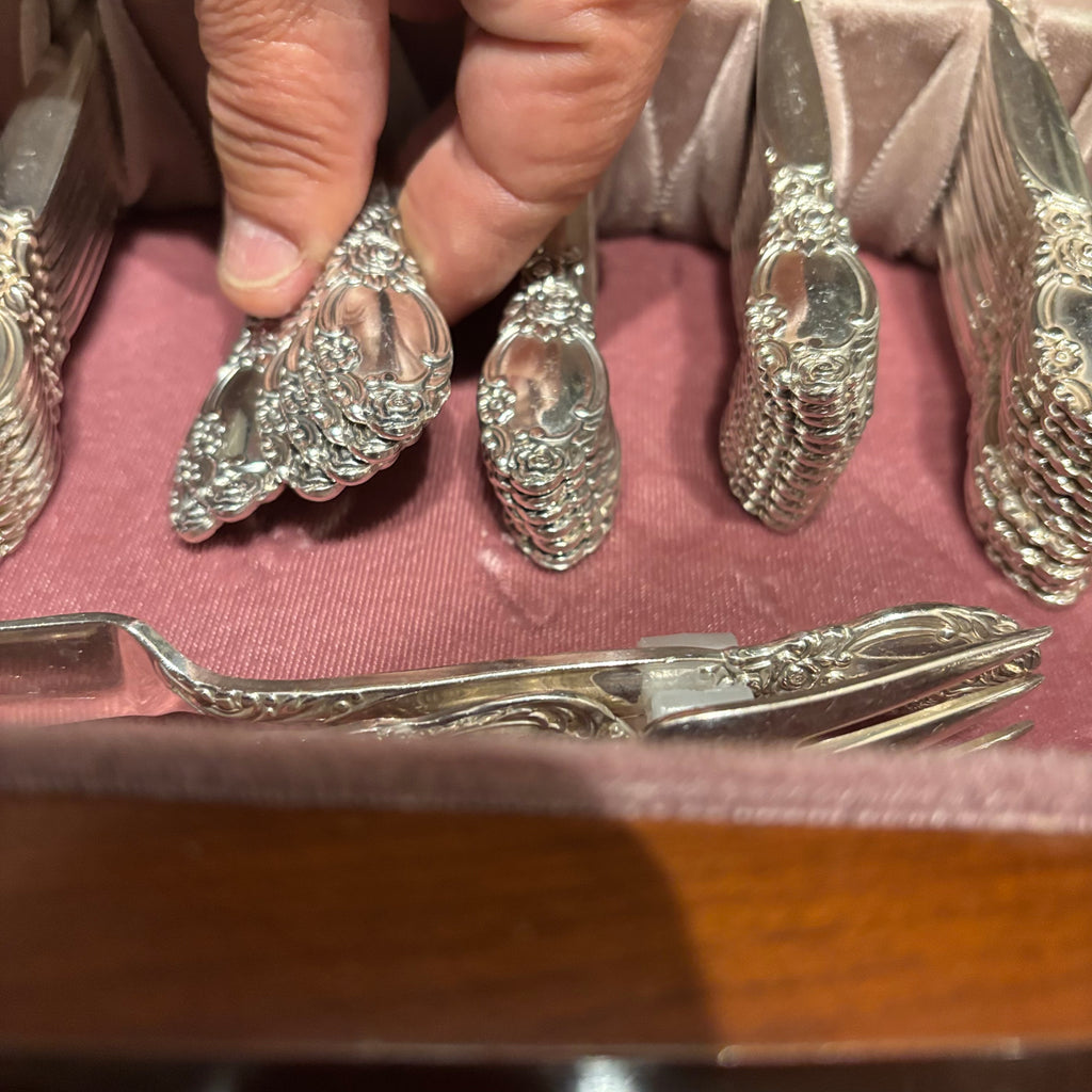F819 Vintage Oneida Country Lane flatware grouping