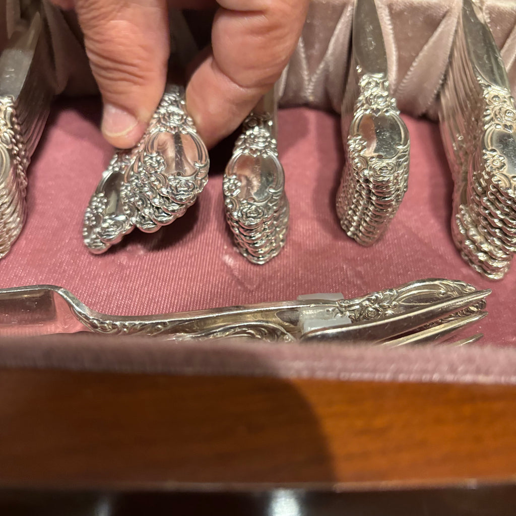 F819 Vintage Oneida Country Lane flatware grouping