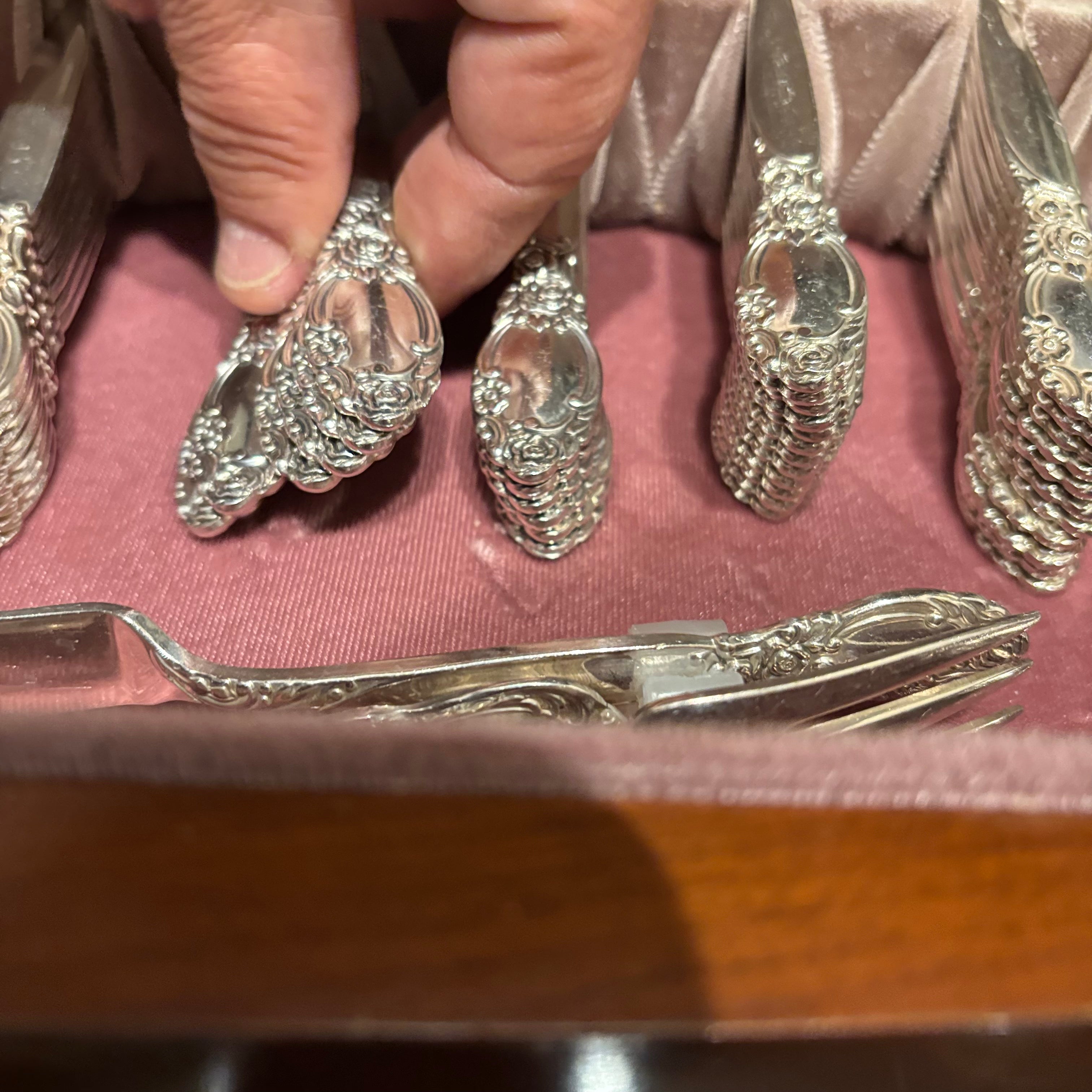 F819 Vintage Oneida Country Lane flatware grouping