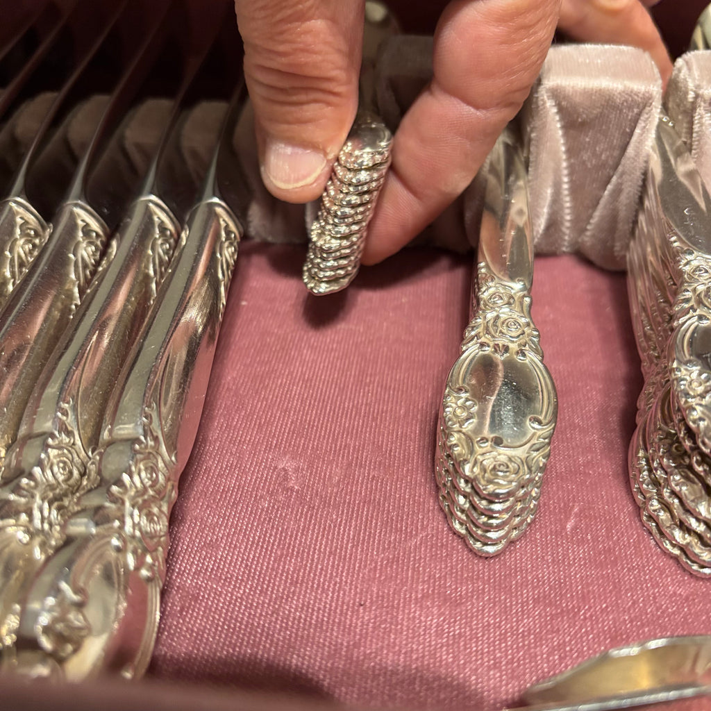 F819 Vintage Oneida Country Lane flatware grouping