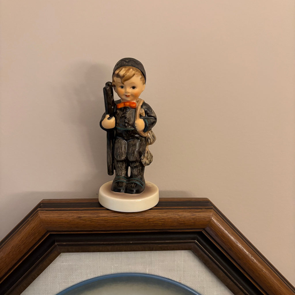 F821 Vintage Hummel Mothers Day plate framed display