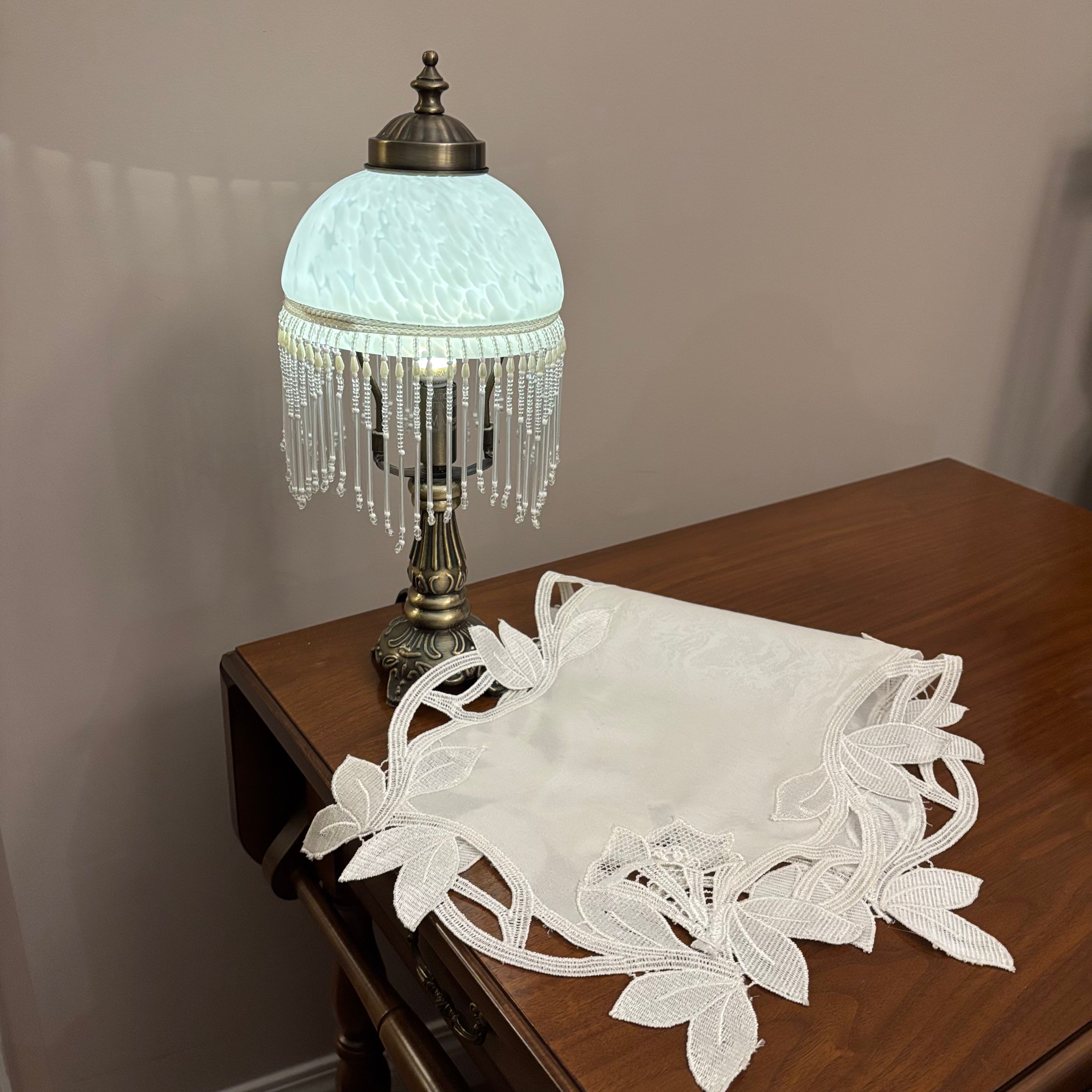 F823 Home Decor Grouping Grouping (table lamp and table runner)
