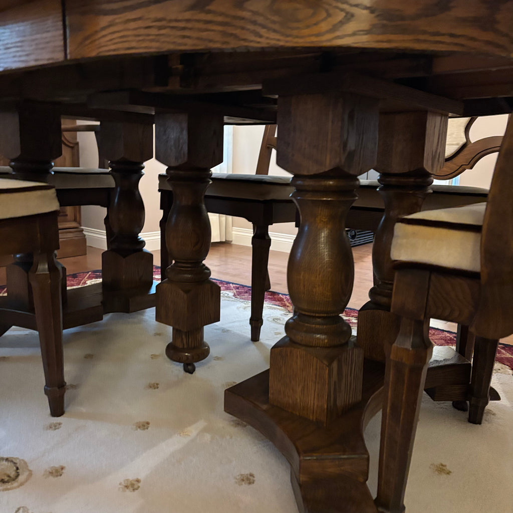 F826 Vintage Wooden Dining Room Set (table, six chairs and six leaves)