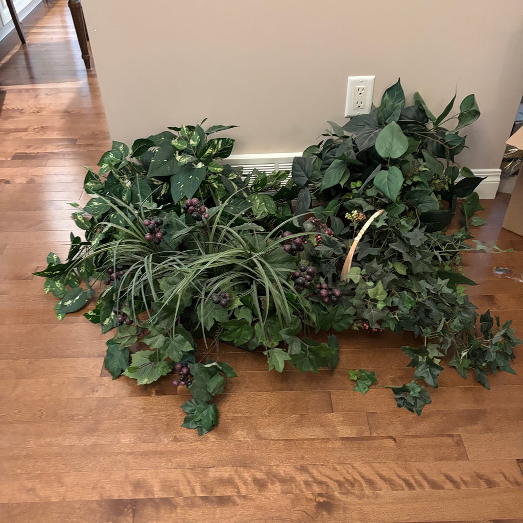 F833 Faux greenery grouping