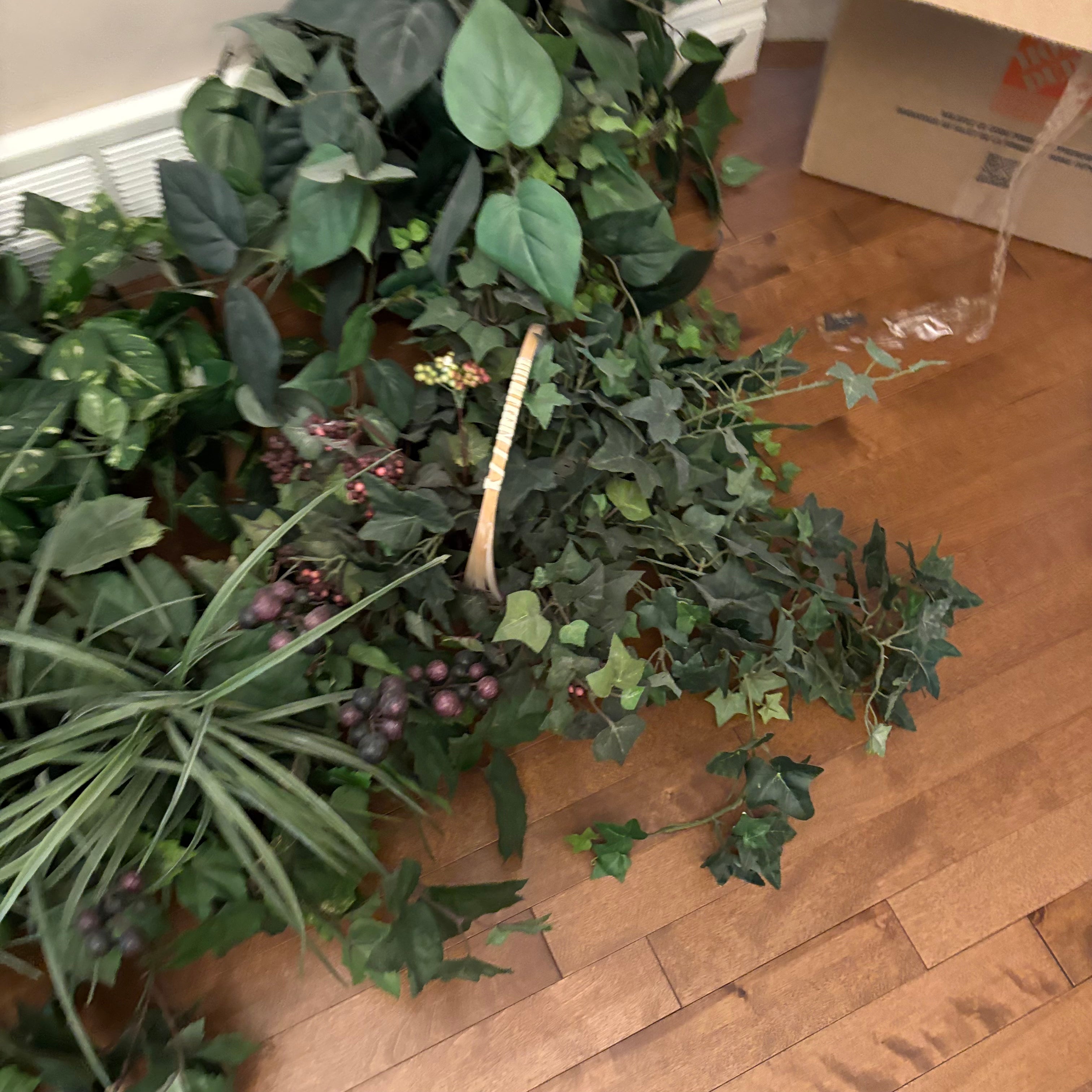 F833 Faux greenery grouping