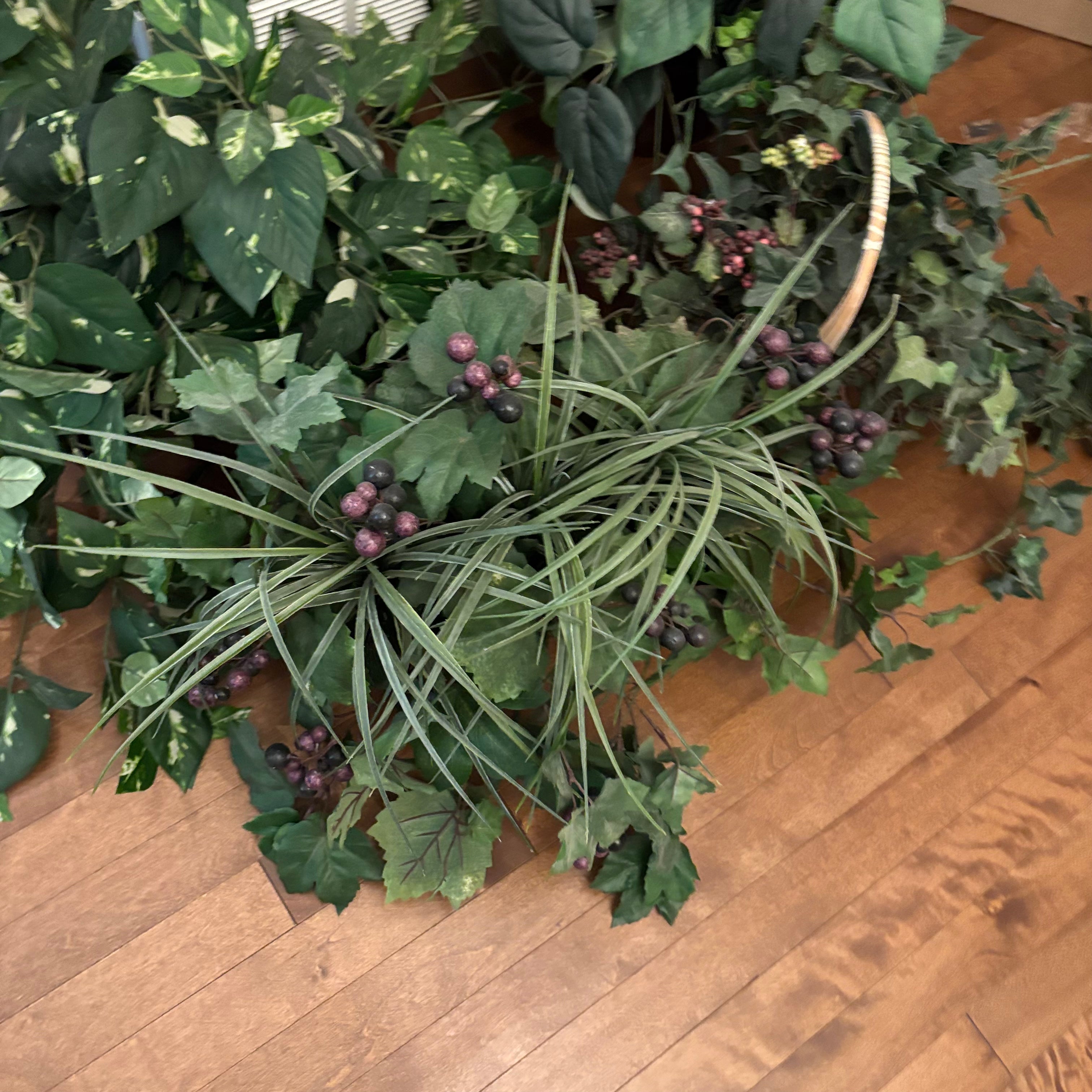 F833 Faux greenery grouping