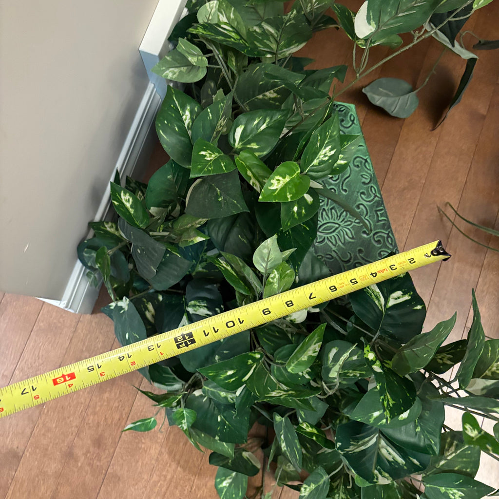 F833 Faux greenery grouping
