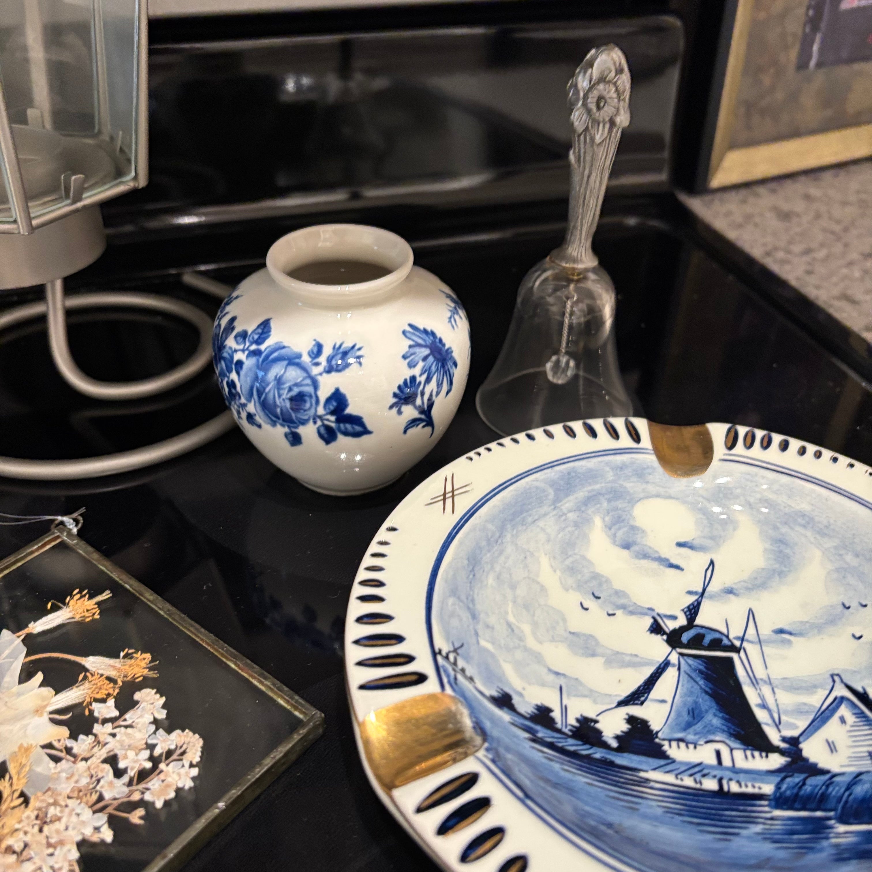 F834 Home decor grouping (tea light lanterns and more)