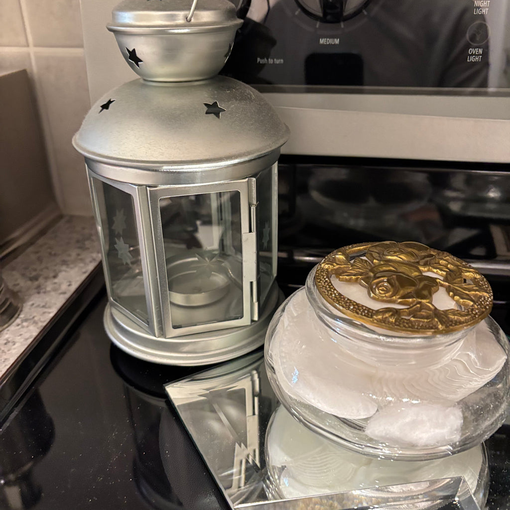 F834 Home decor grouping (tea light lanterns and more)