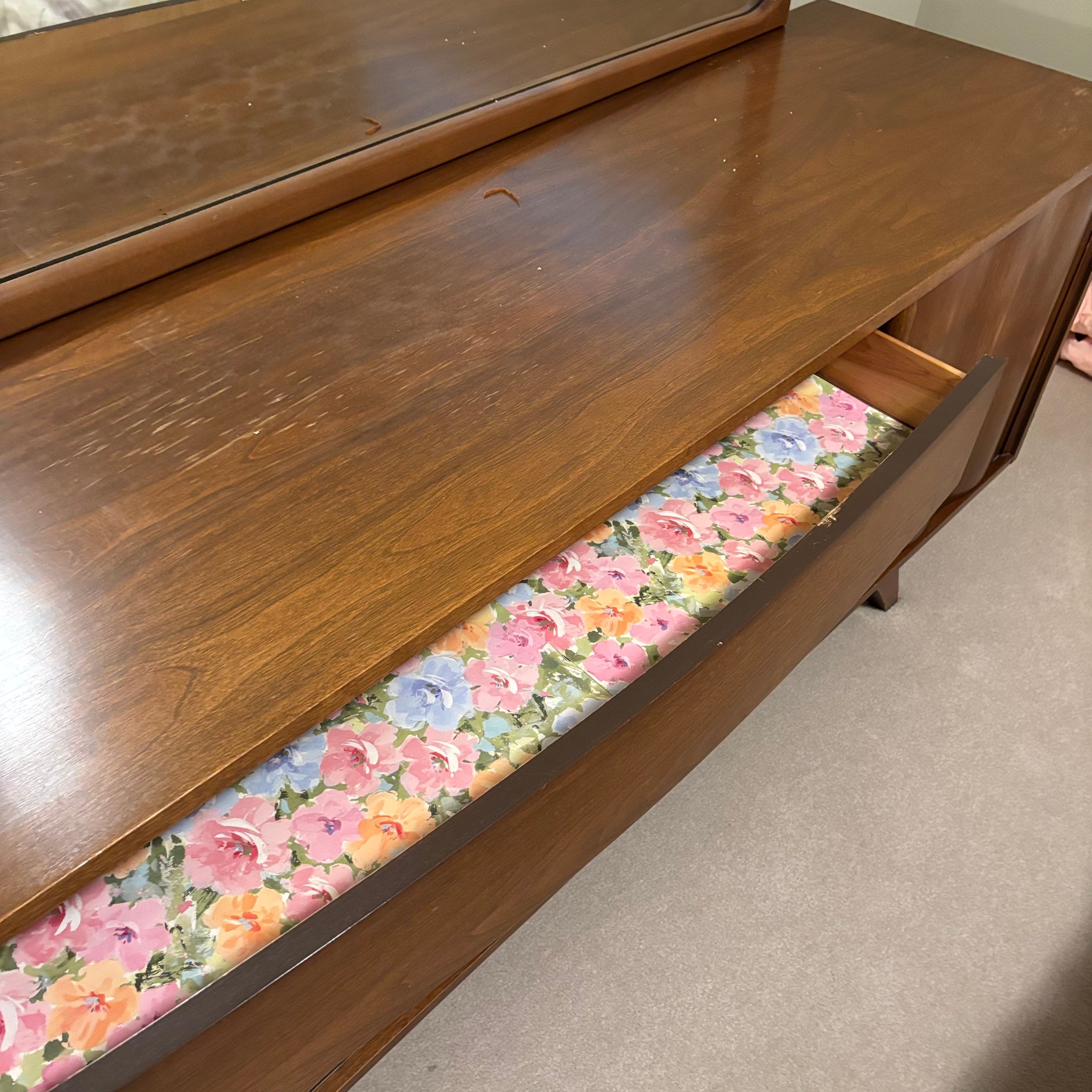 F836 Mid Century Modern Solid walnut 9 drawer dresser with mirror (water damage on top)