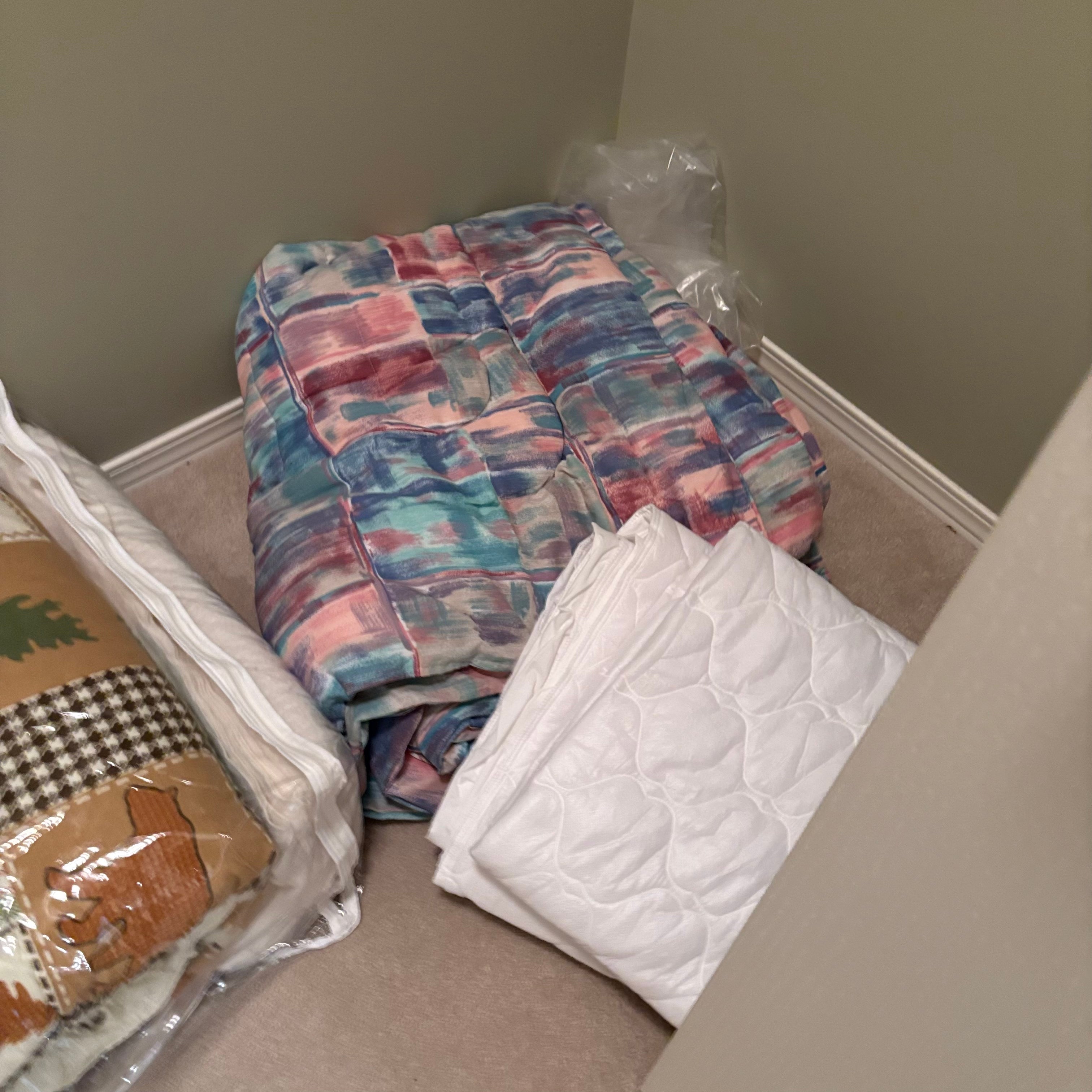 F838 Linen closet contents (gold hangers and more)