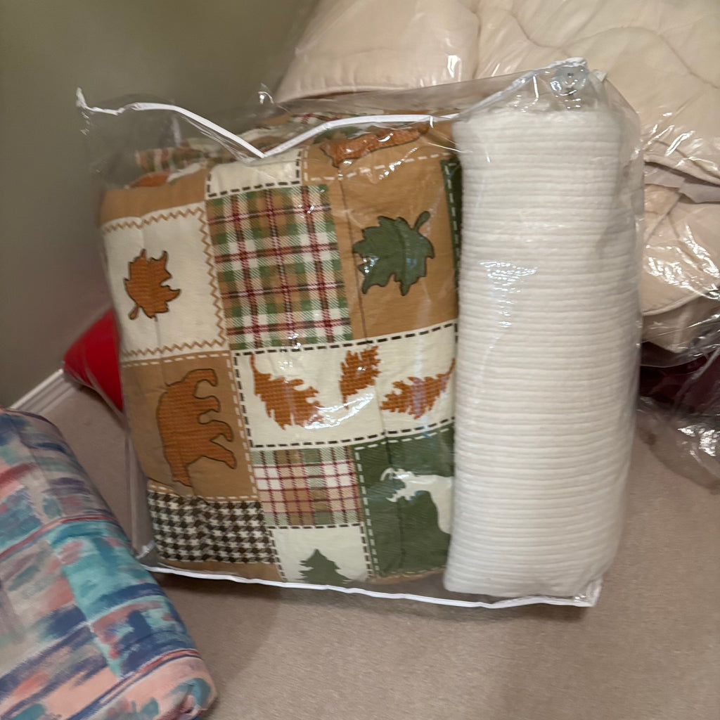 F838 Linen closet contents (gold hangers and more)