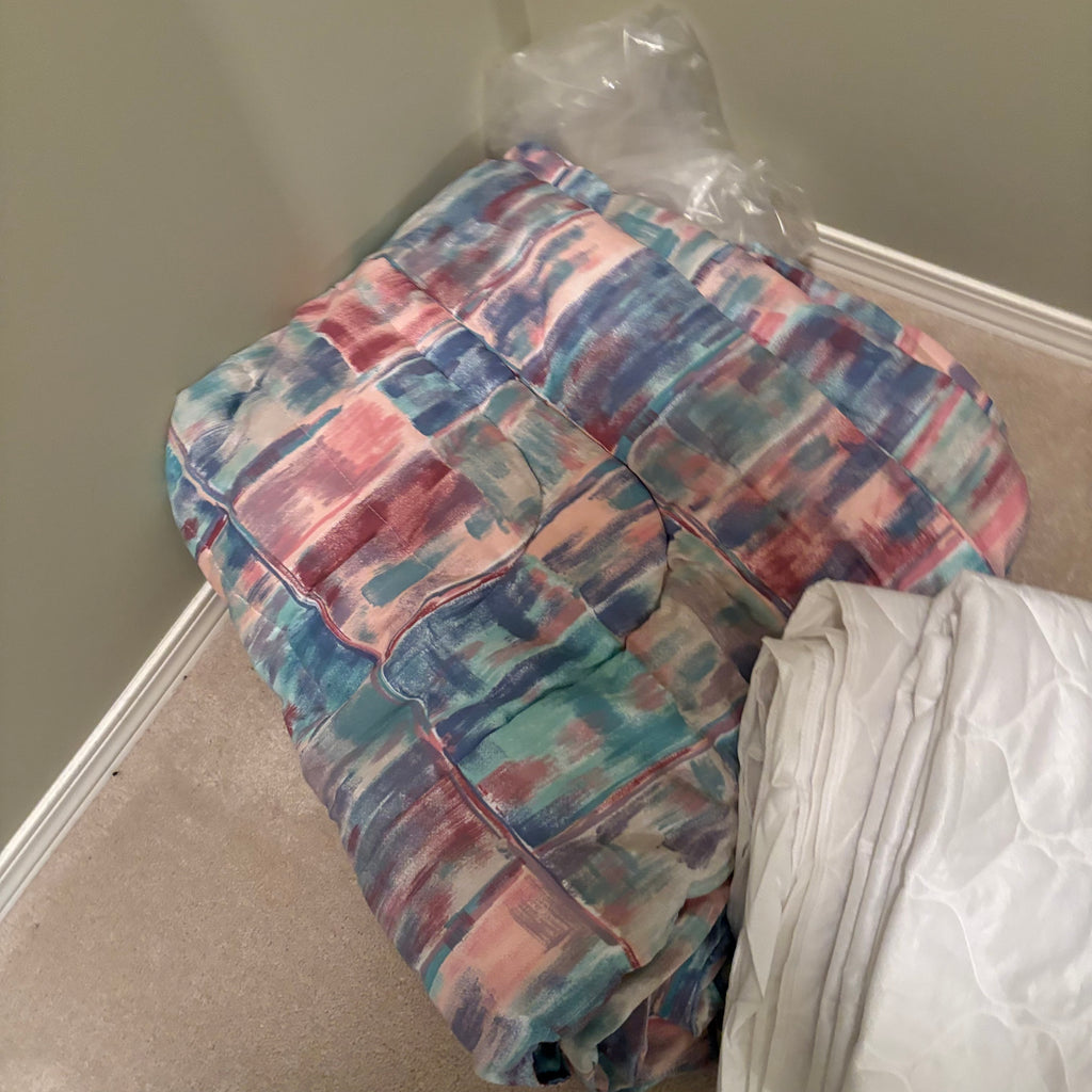 F838 Linen closet contents (gold hangers and more)