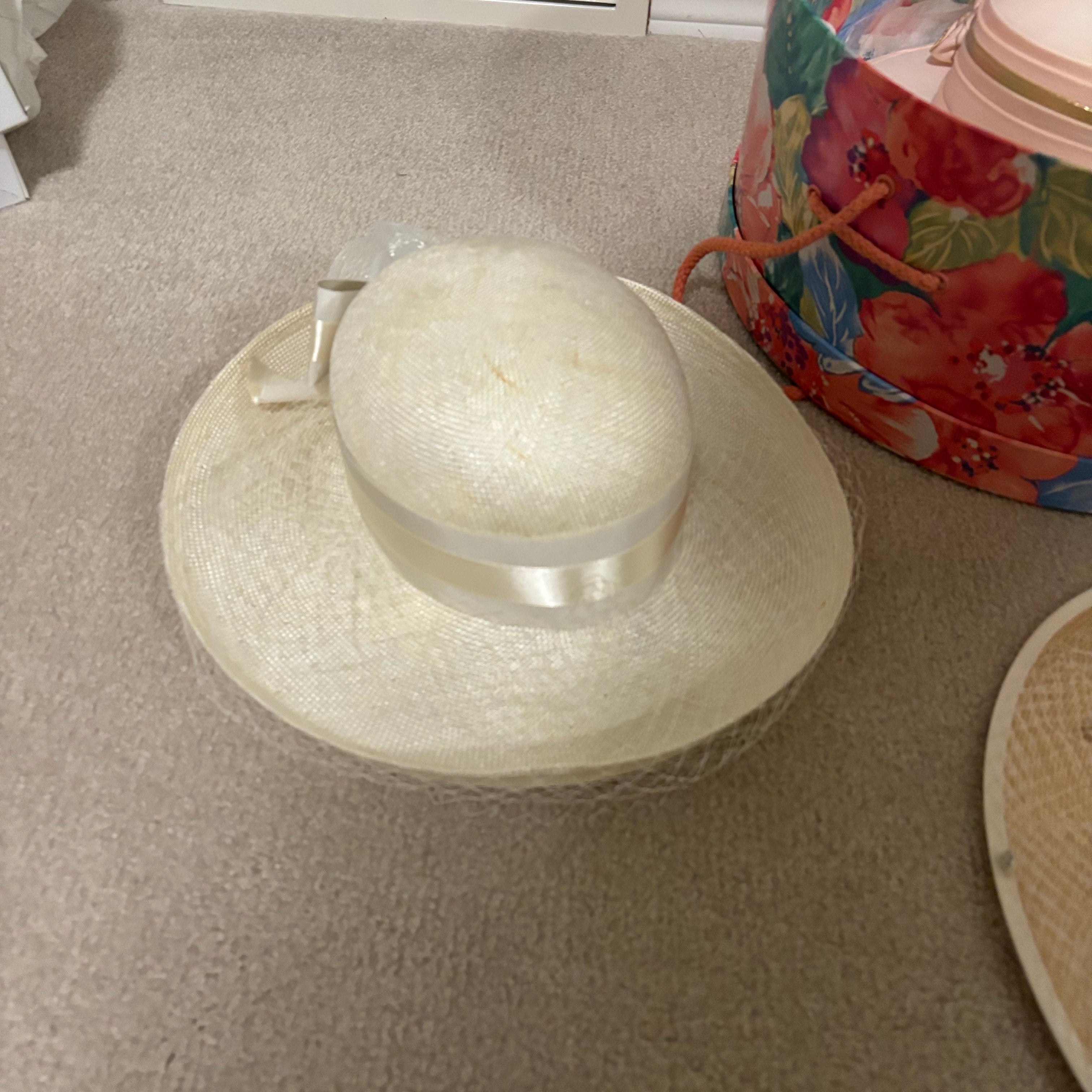 F839 Ladies hats grouping