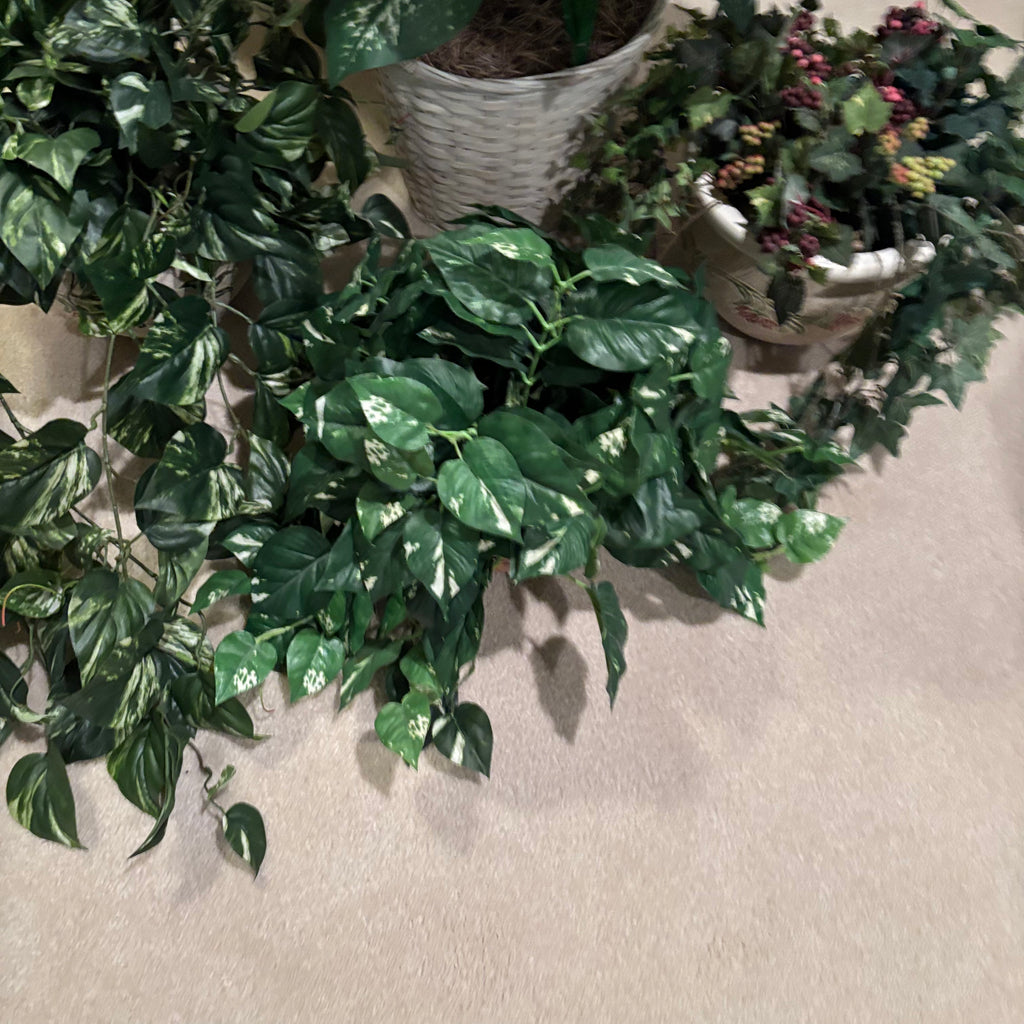 F841 Faux tree and greenery