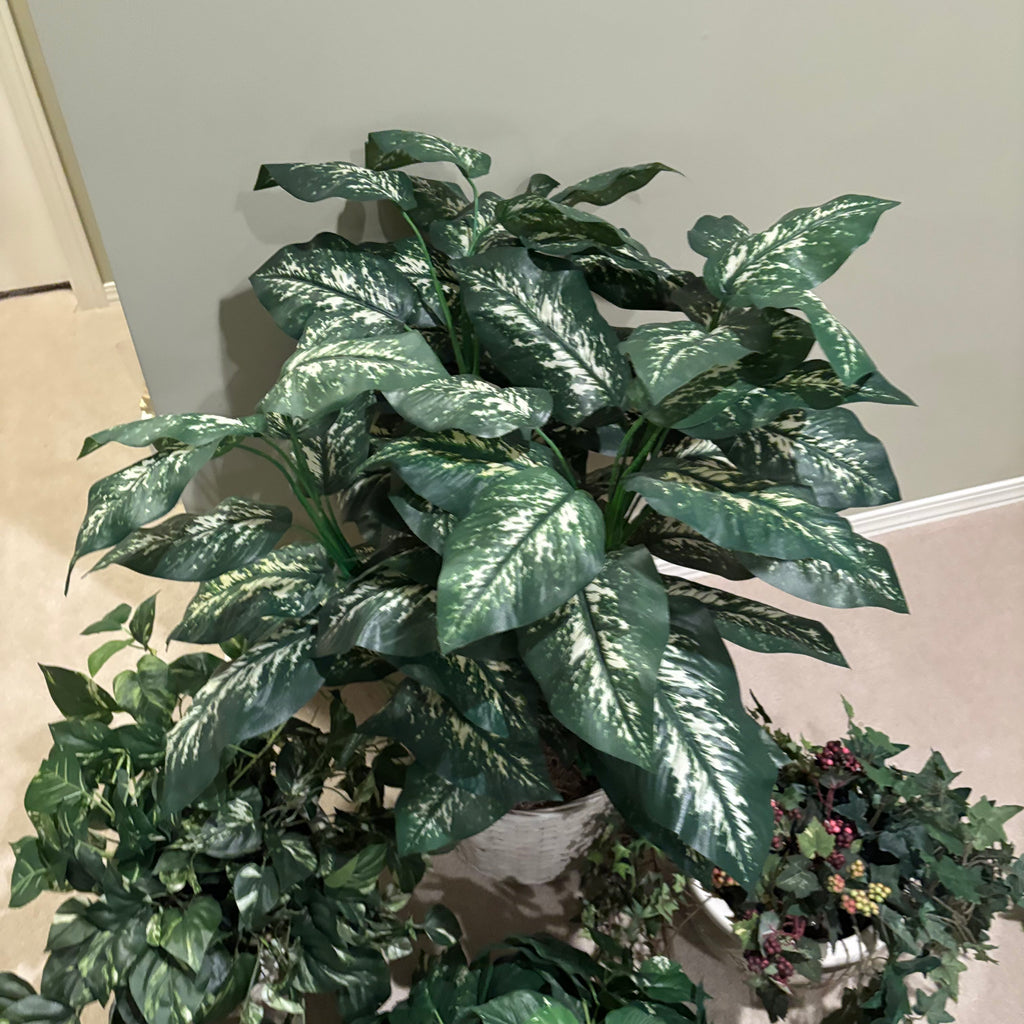 F841 Faux tree and greenery