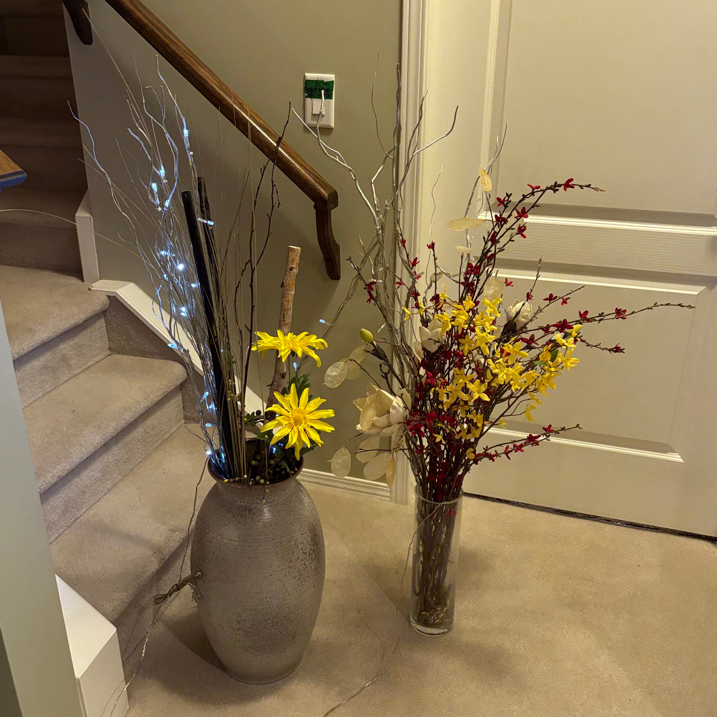 F842 2 faux arrangements with fairy lights