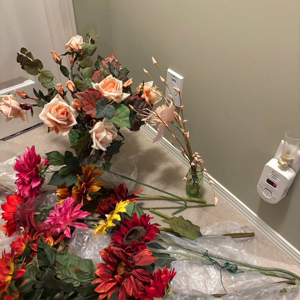 F843 Faux flowers grouping