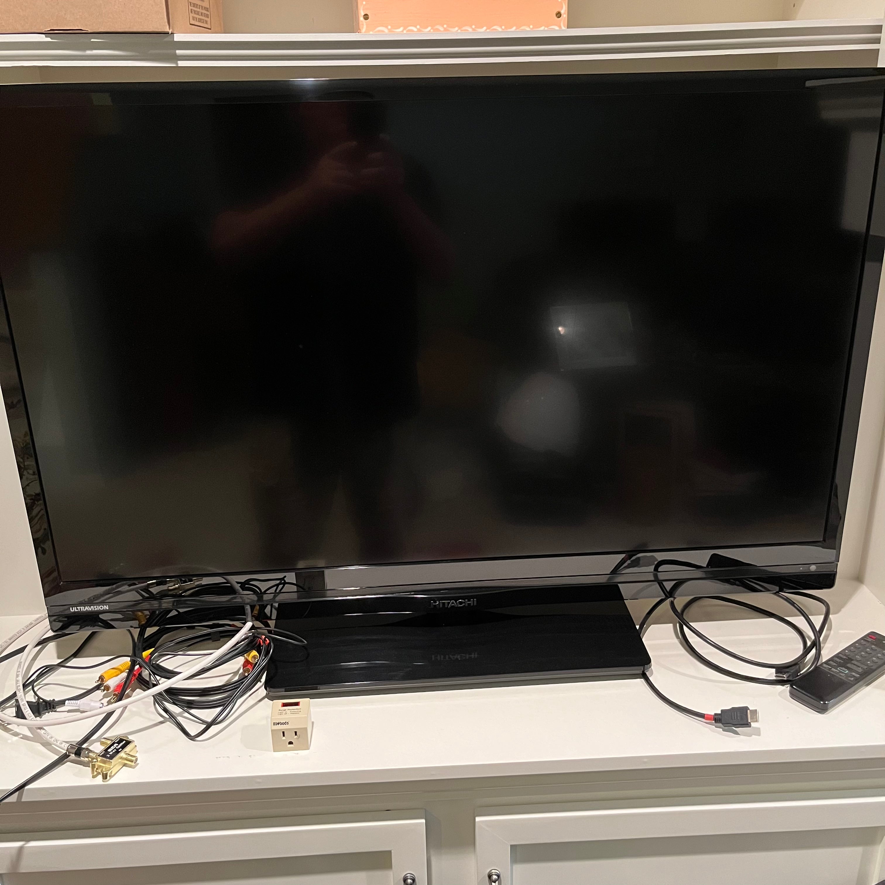E563 43” Hitachi TV (manufactured in 2012)