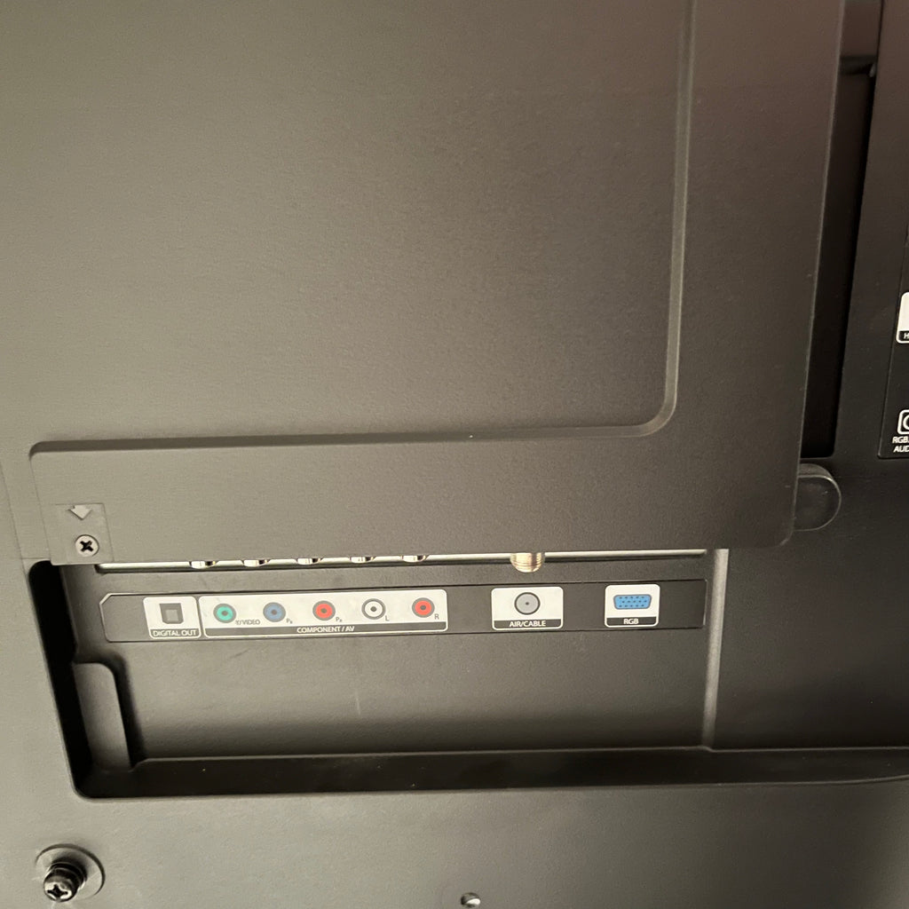 E563 43” Hitachi TV (manufactured in 2012)