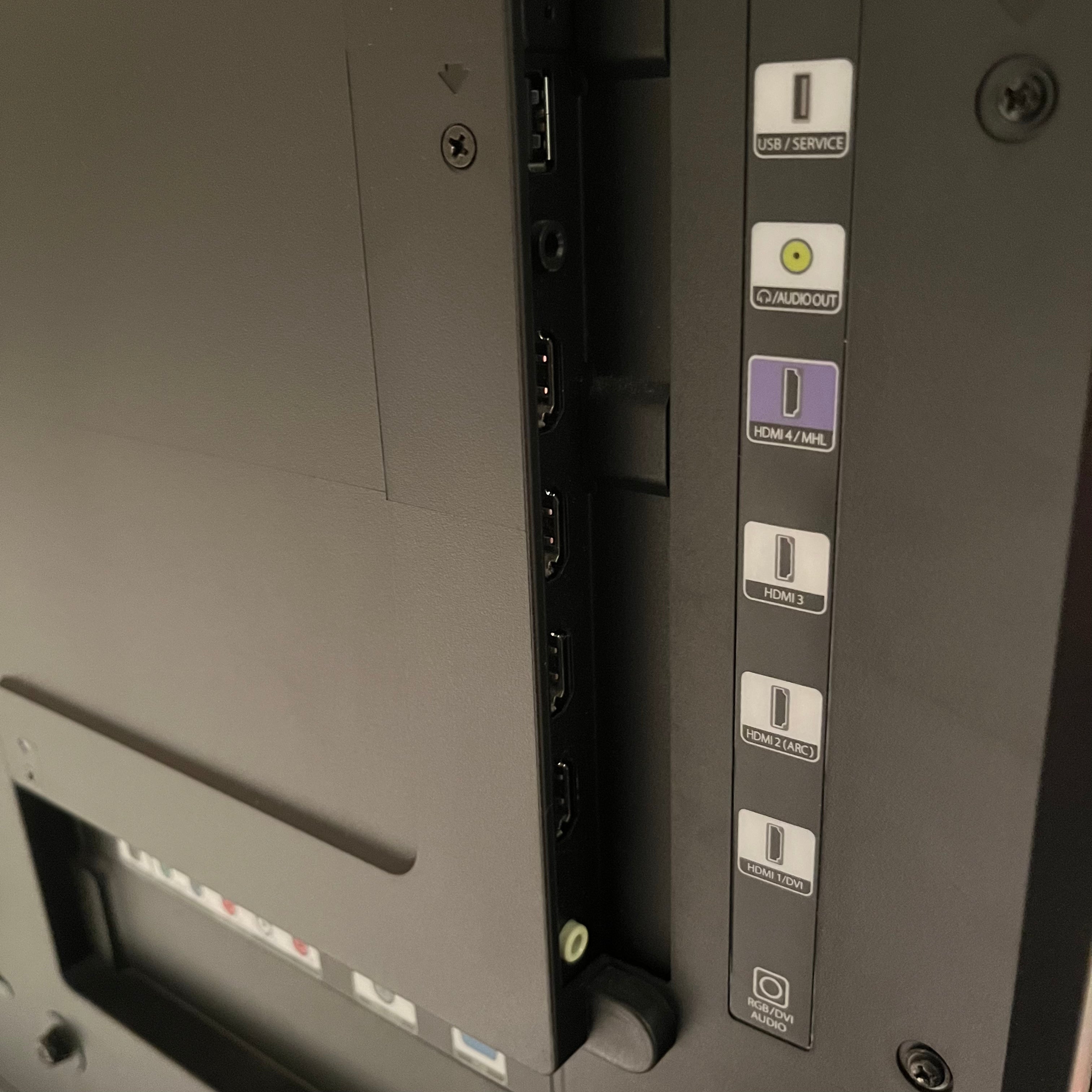 E563 43” Hitachi TV (manufactured in 2012)