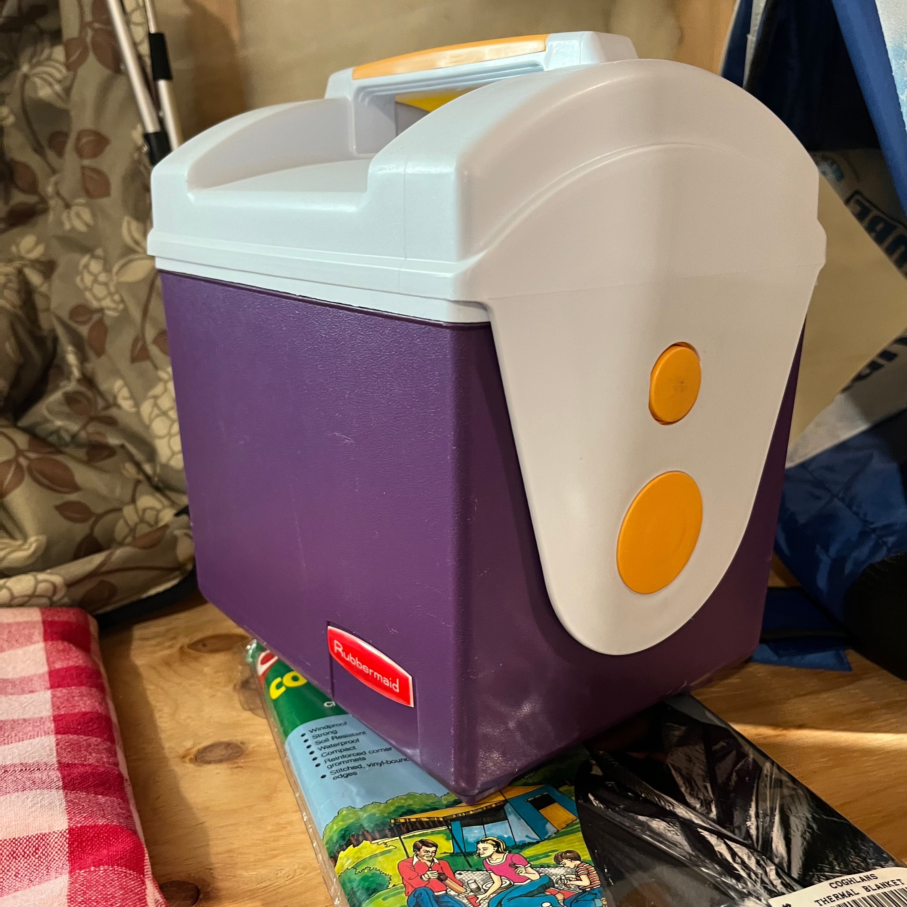 E567 Vintage cooler and more grouping