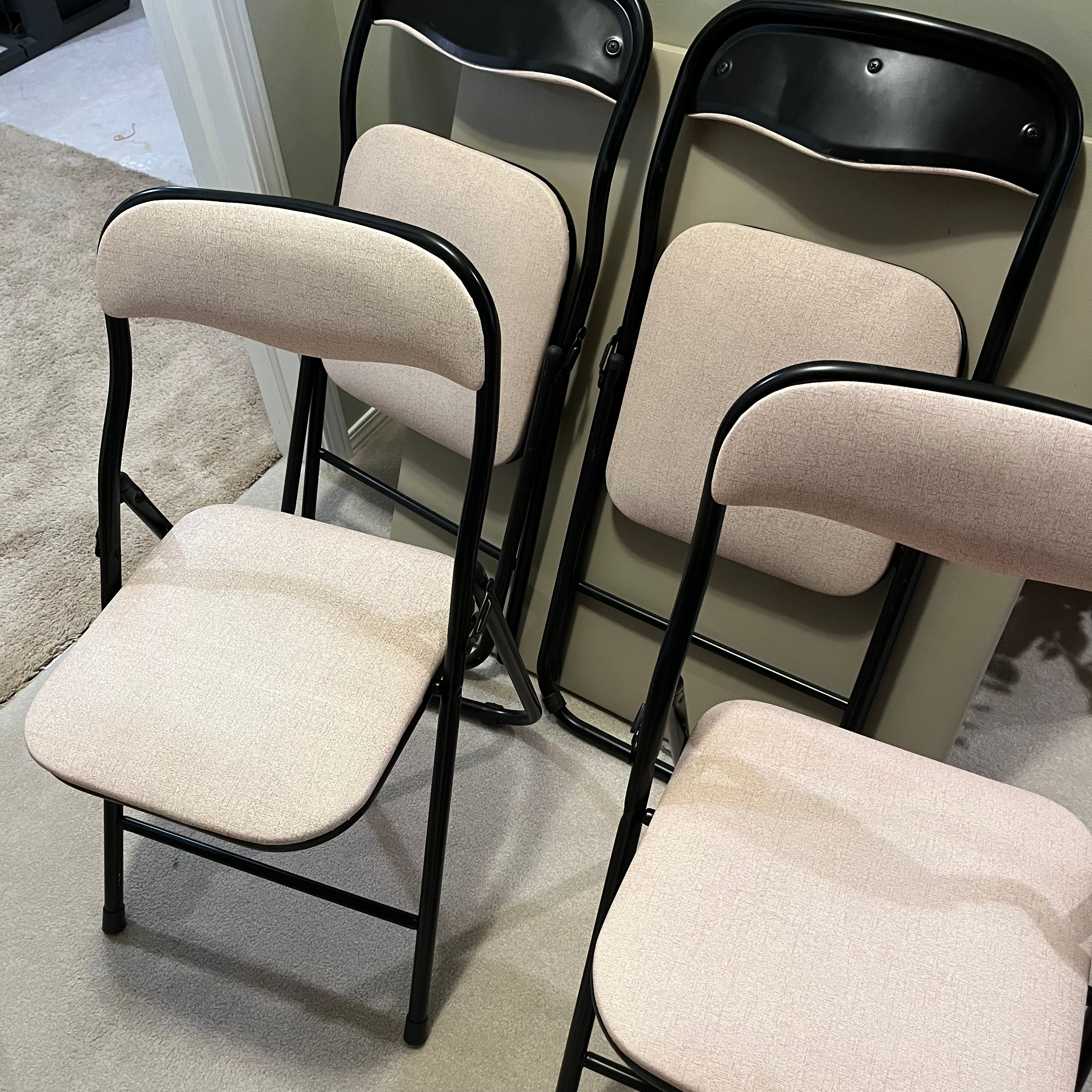 E570 Set of 4 folding chairs