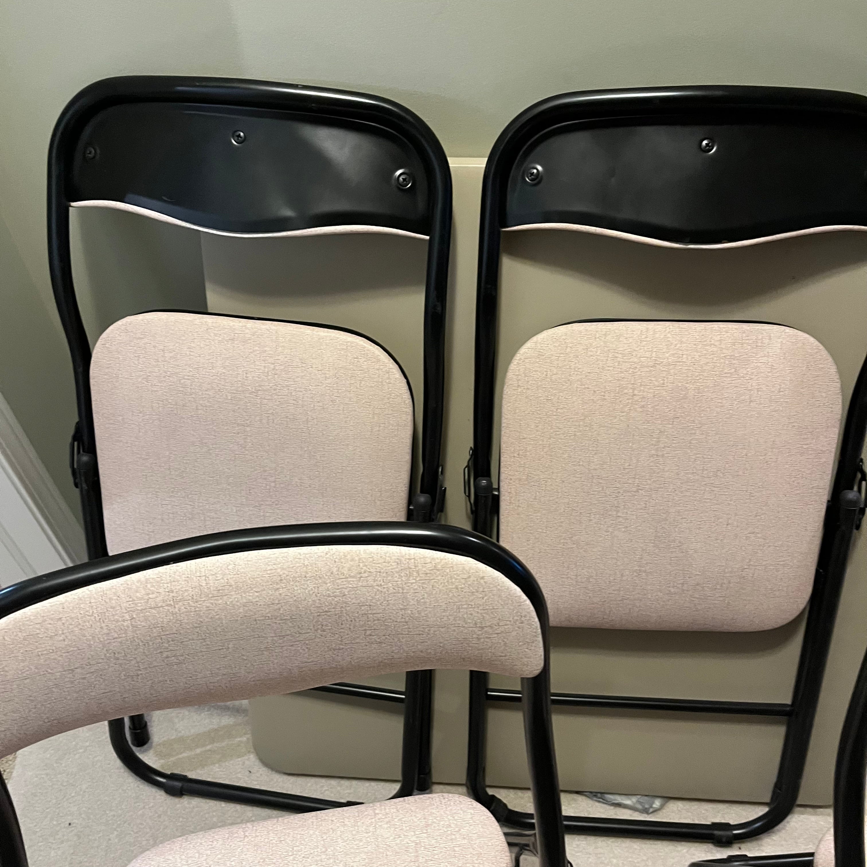 E570 Set of 4 folding chairs