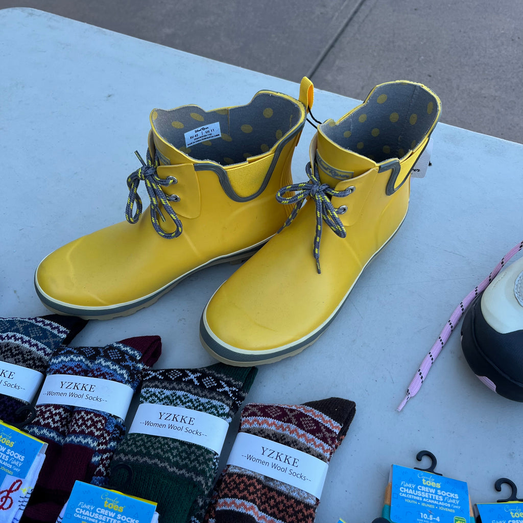 D713 New Size 10 Boots and more grouping