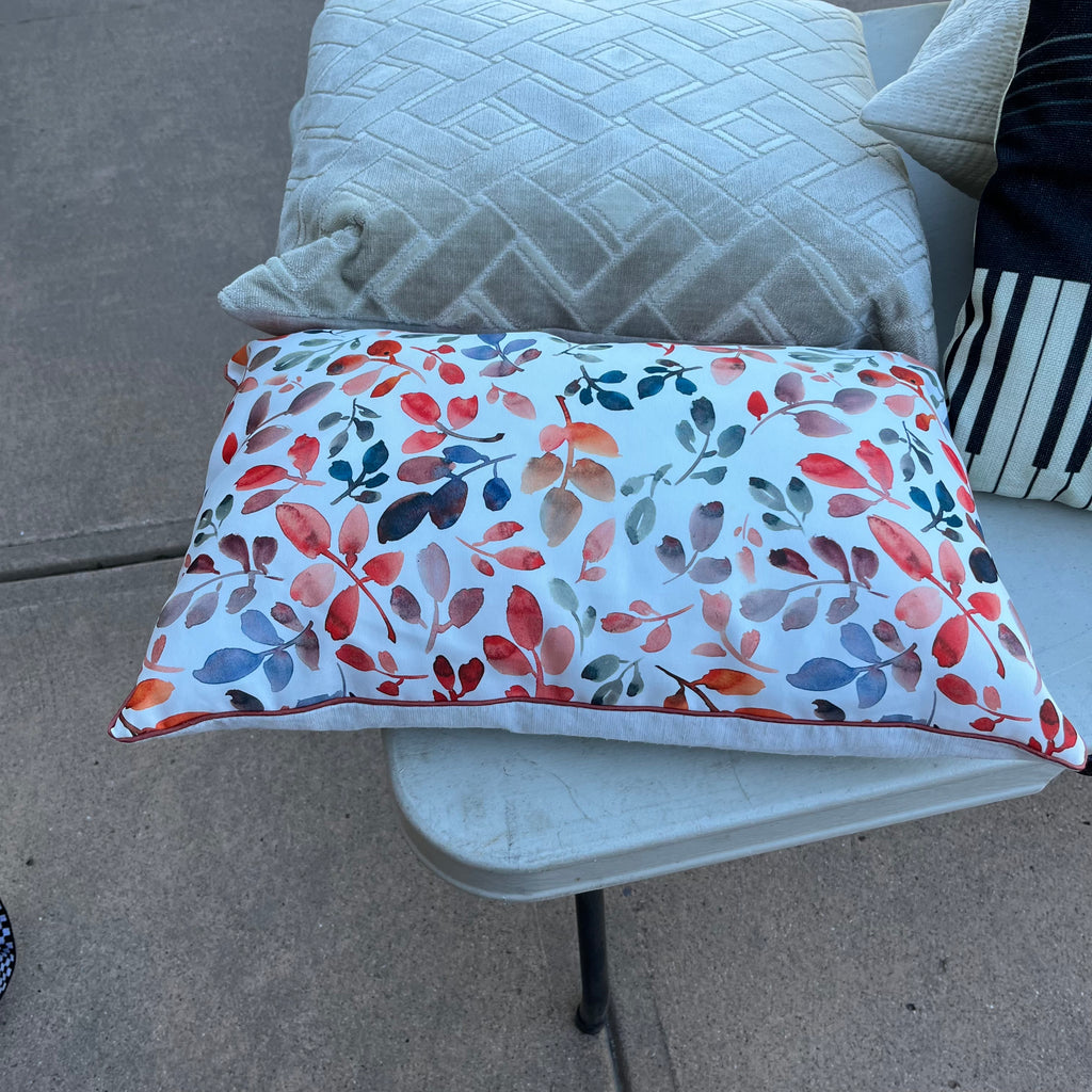 D716 Throw cushions grouping