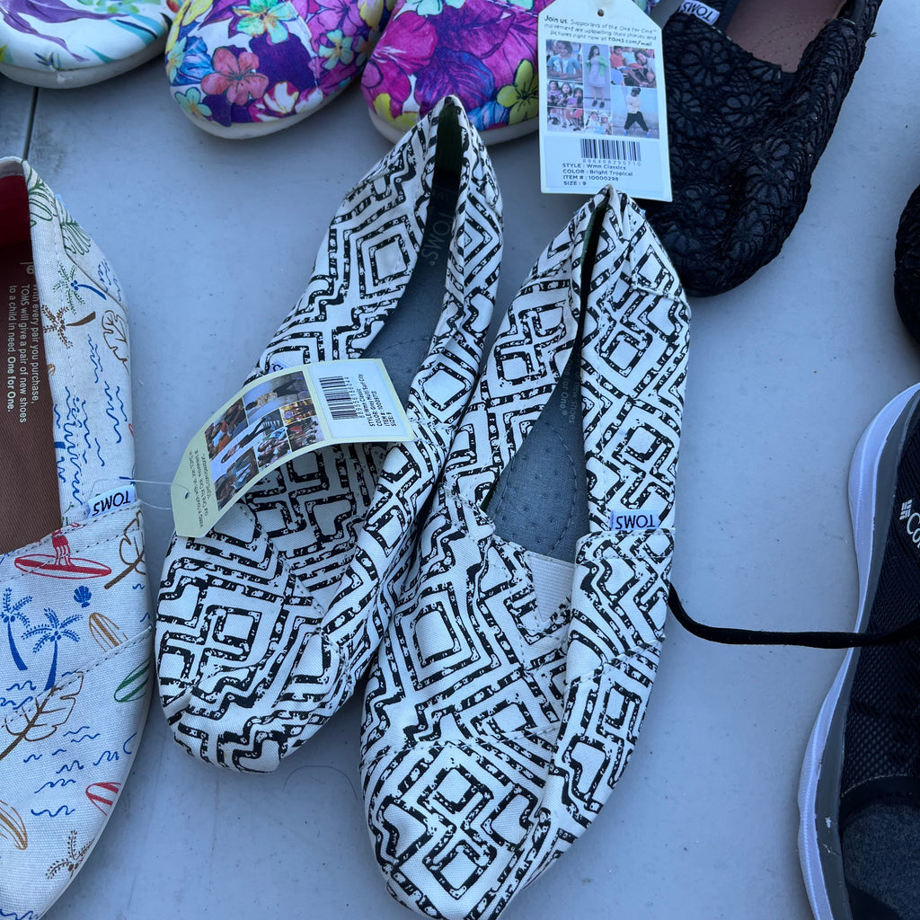 D720 Women’s shoes grouping (size 9 toms and more)
