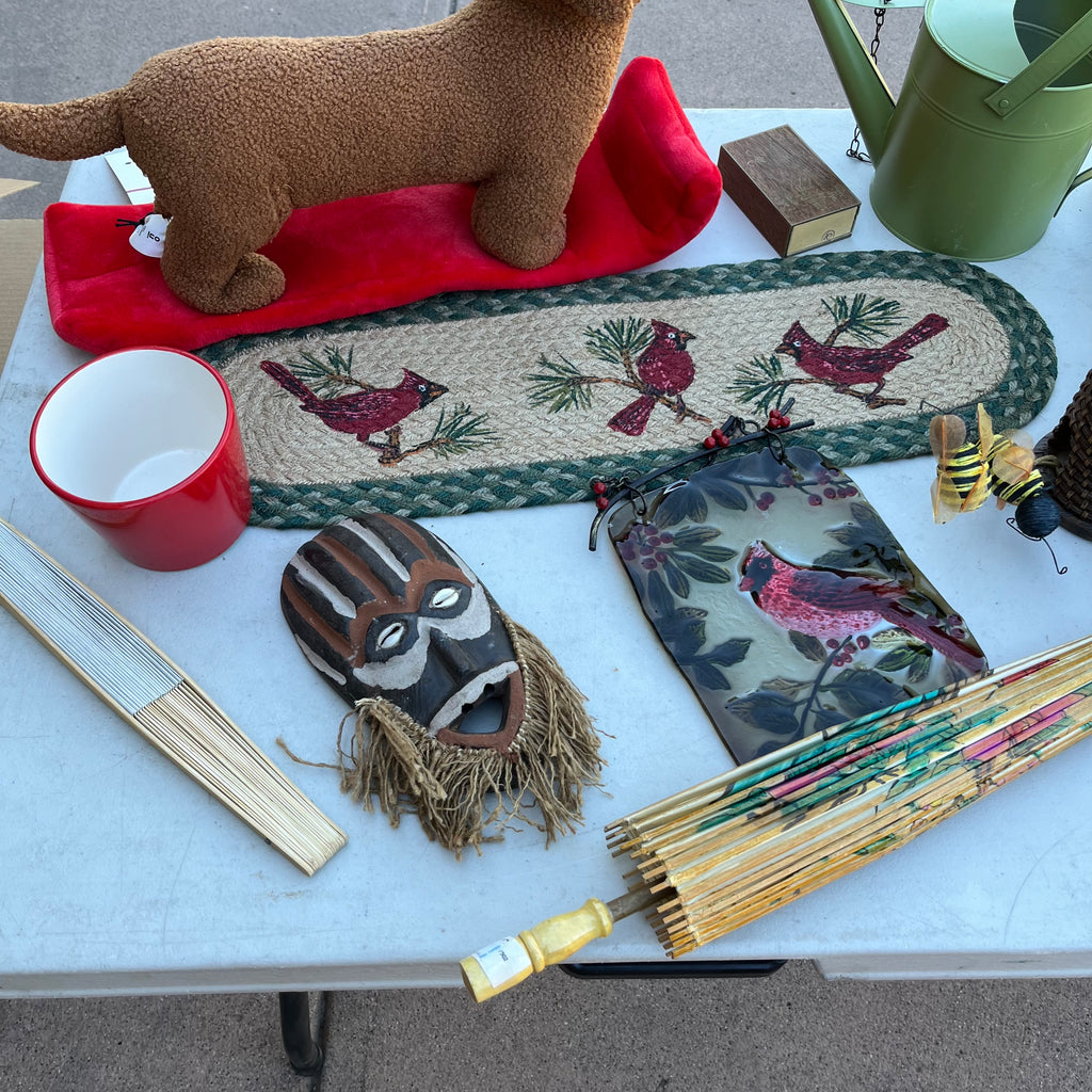 D725 Home decor and more grouping (paper fans and more)